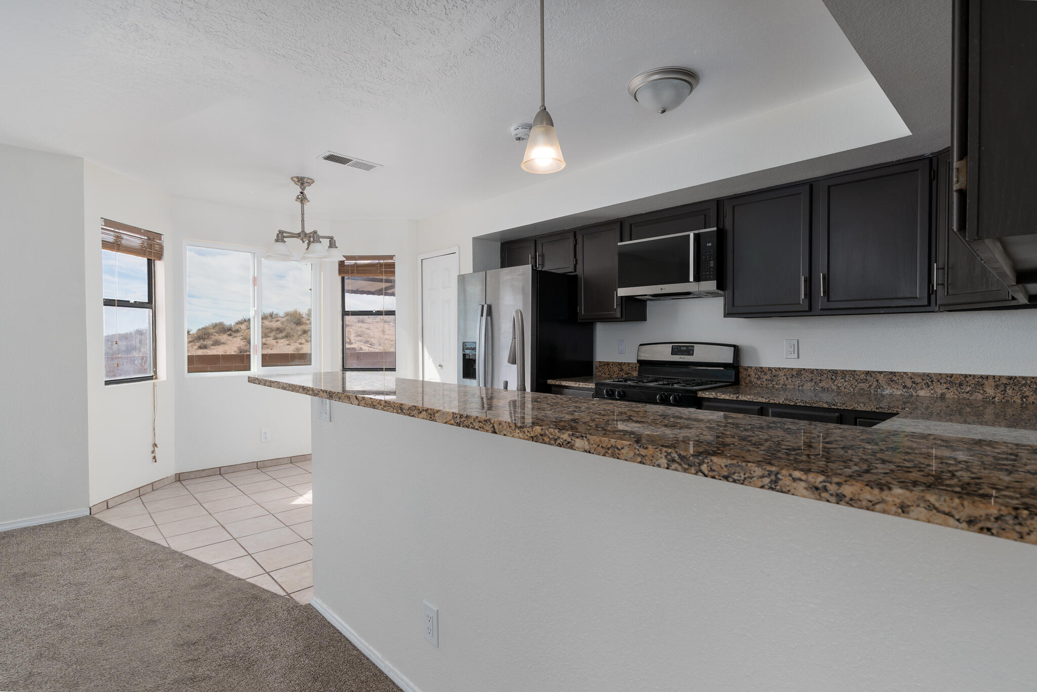 Photo 10 — 908 Riva Court NE