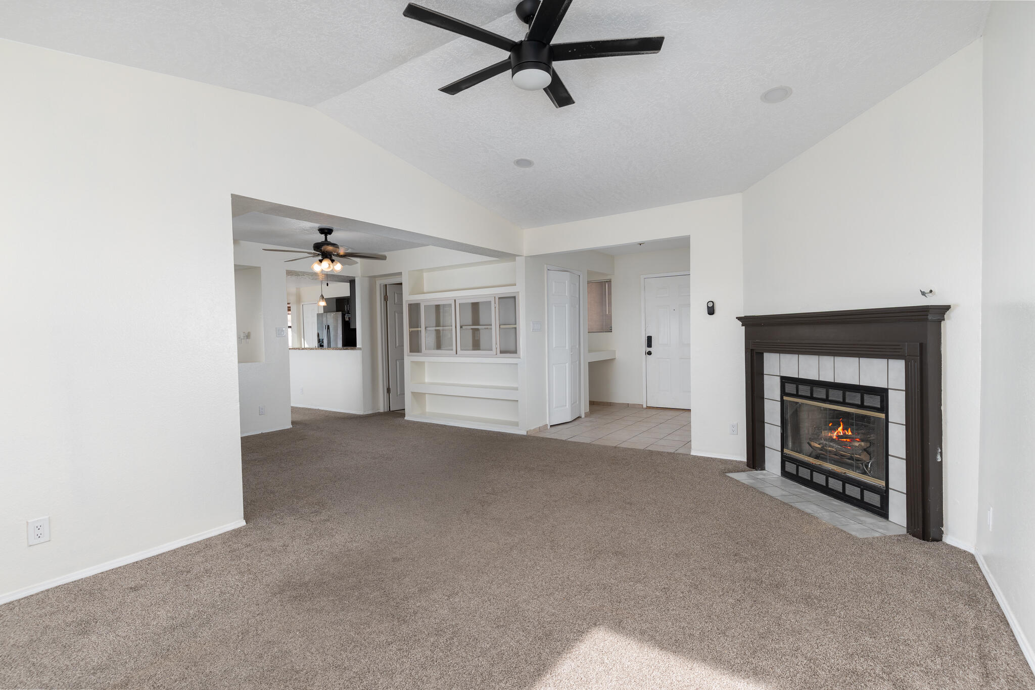 Photo 13 — 908 Riva Court NE