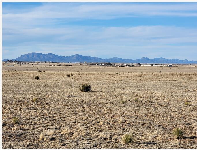 9 Chavez Road, Moriarty, NM 87035