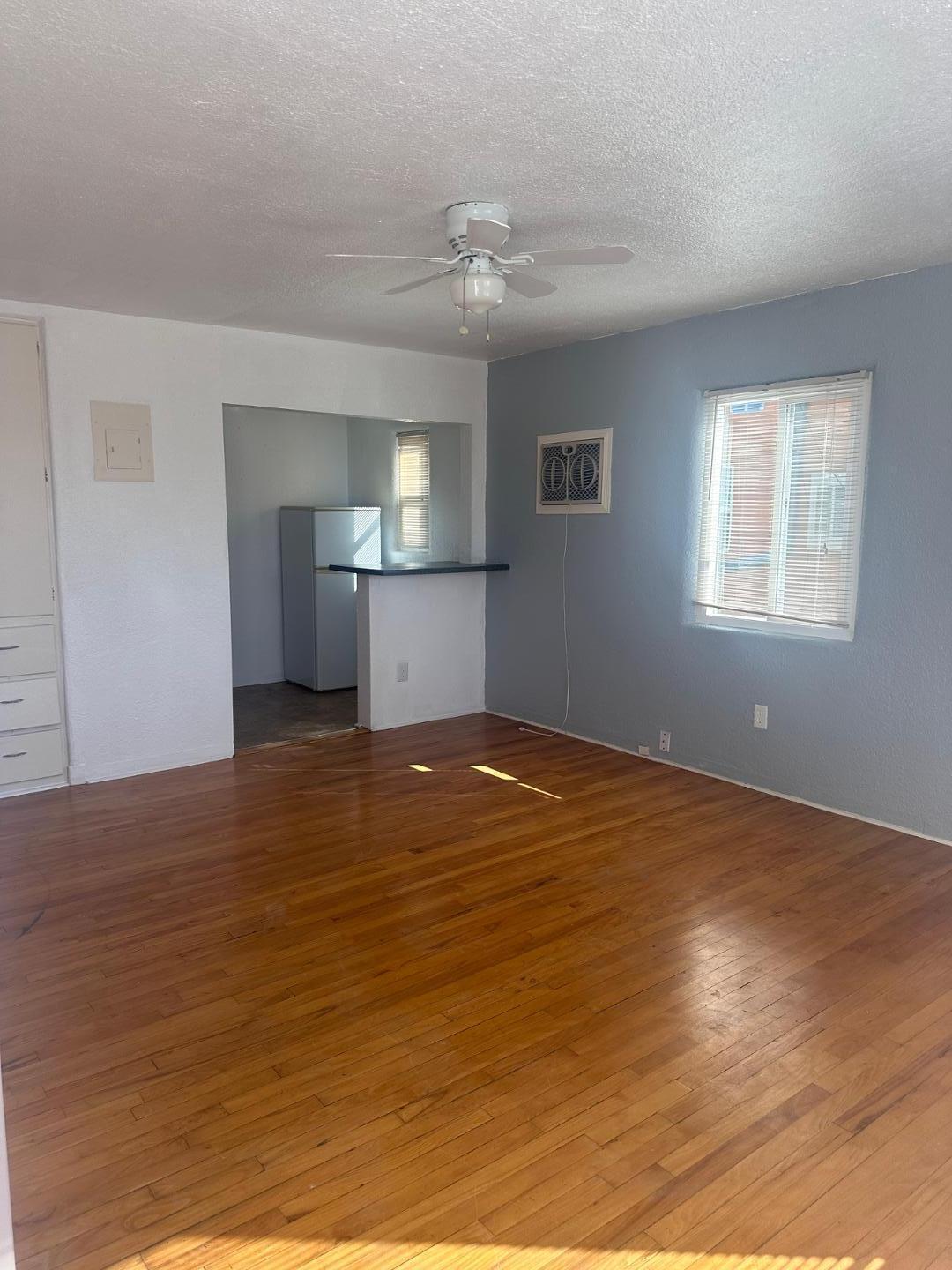 Photo 2 — 545 Cedar Street SE 9