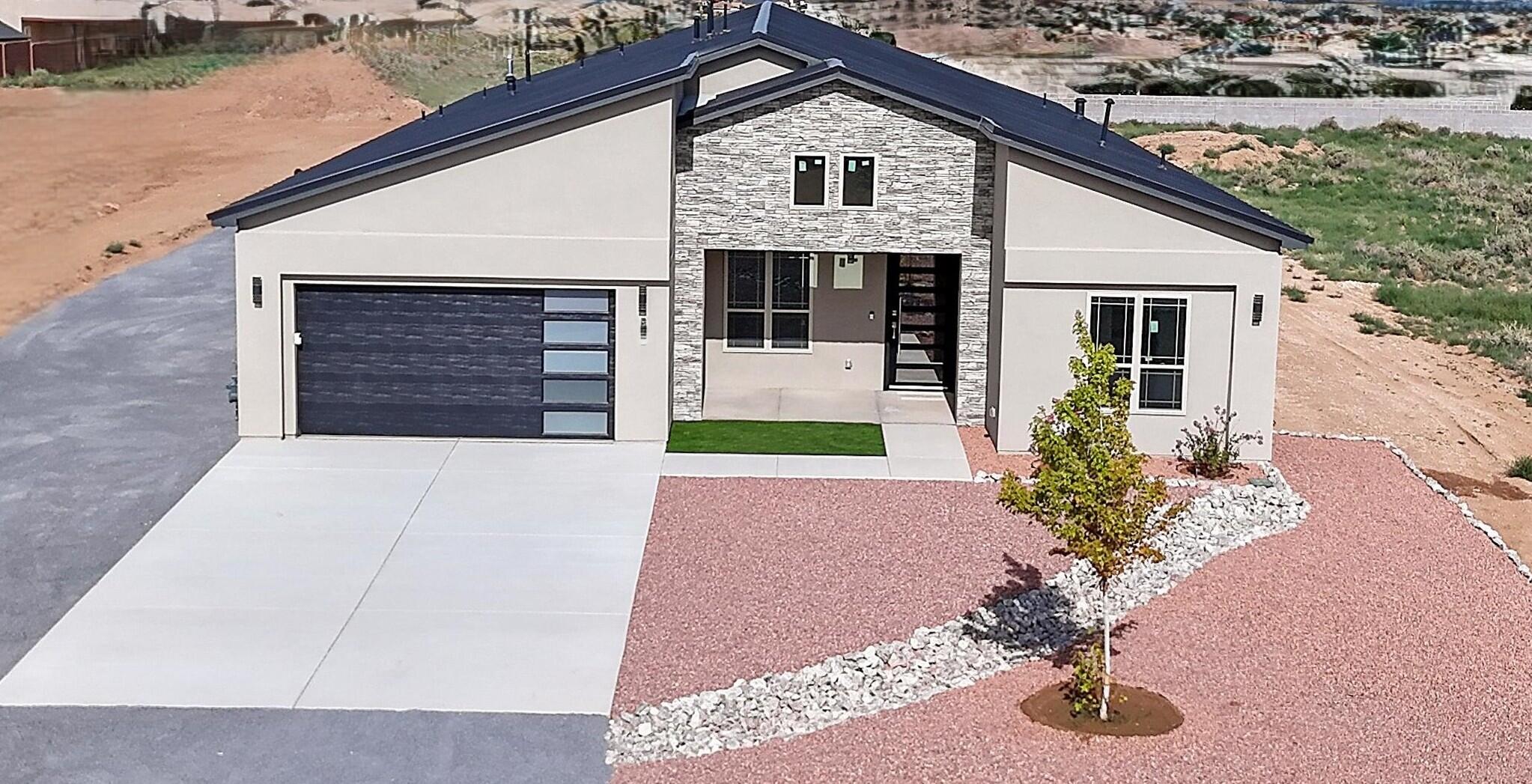 512 2nd Street NE, Rio Rancho, NM 87124
