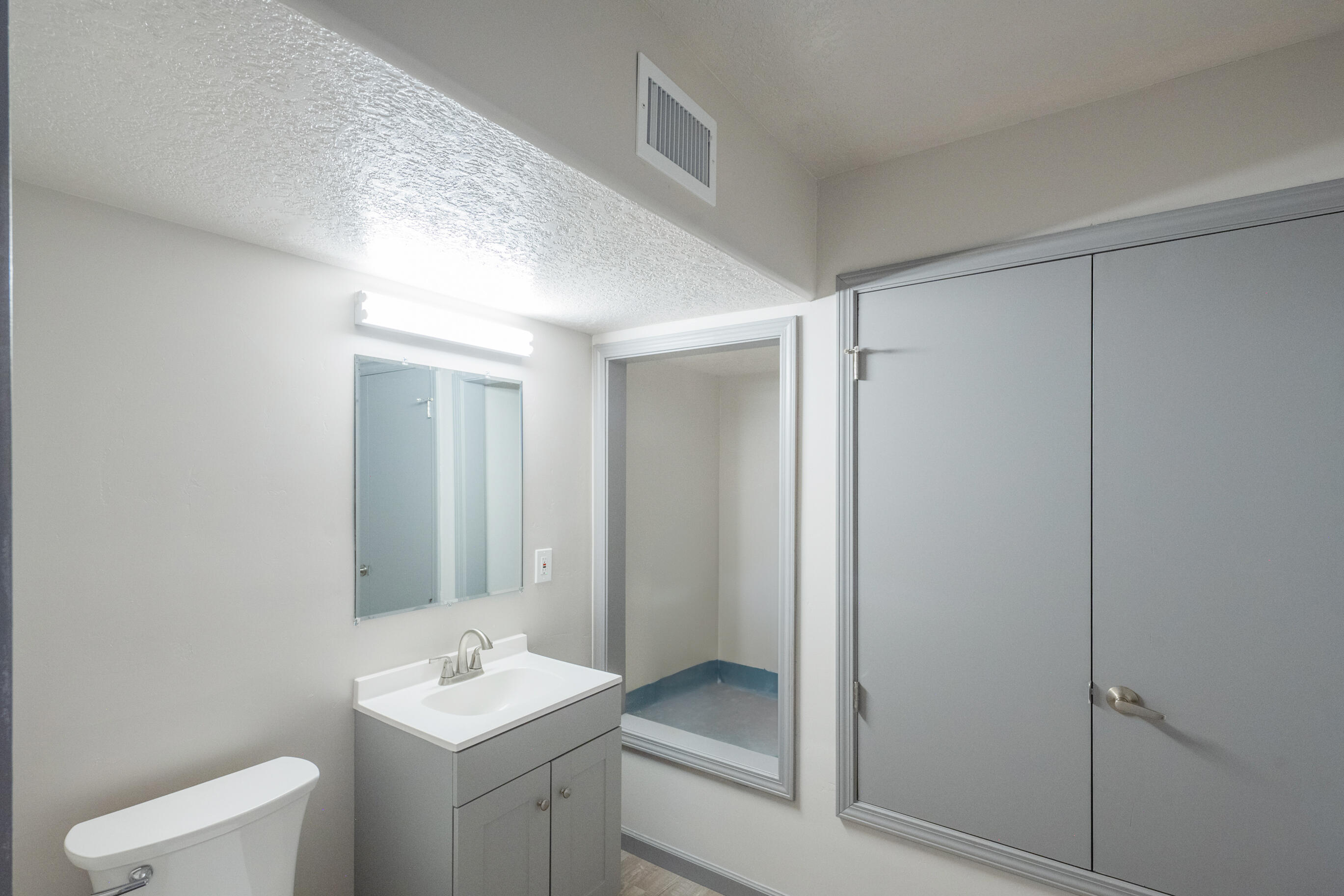 Photo 2 — 851 W Castillo Avenue
