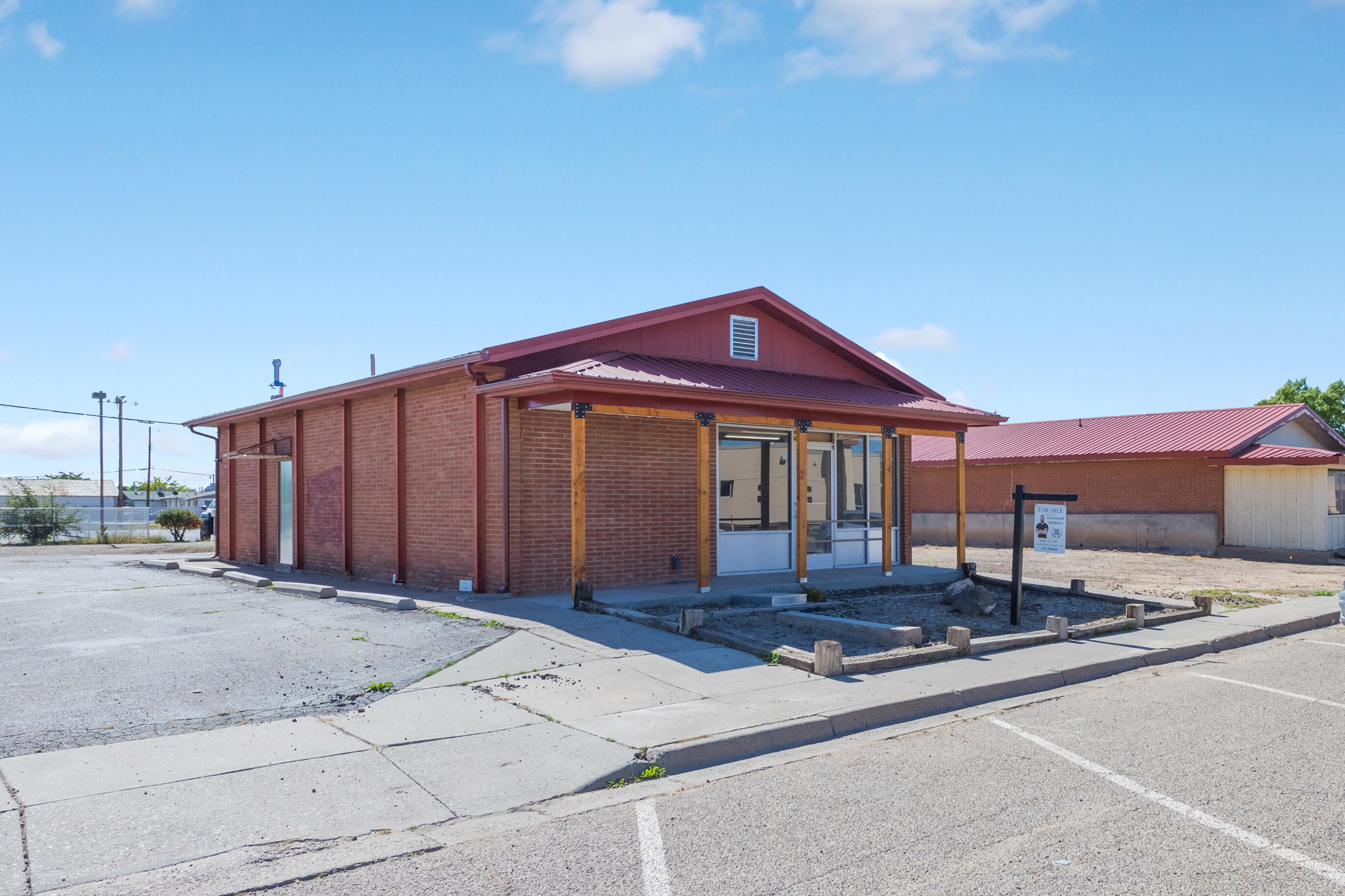 Photo 6 — 851 W Castillo Avenue