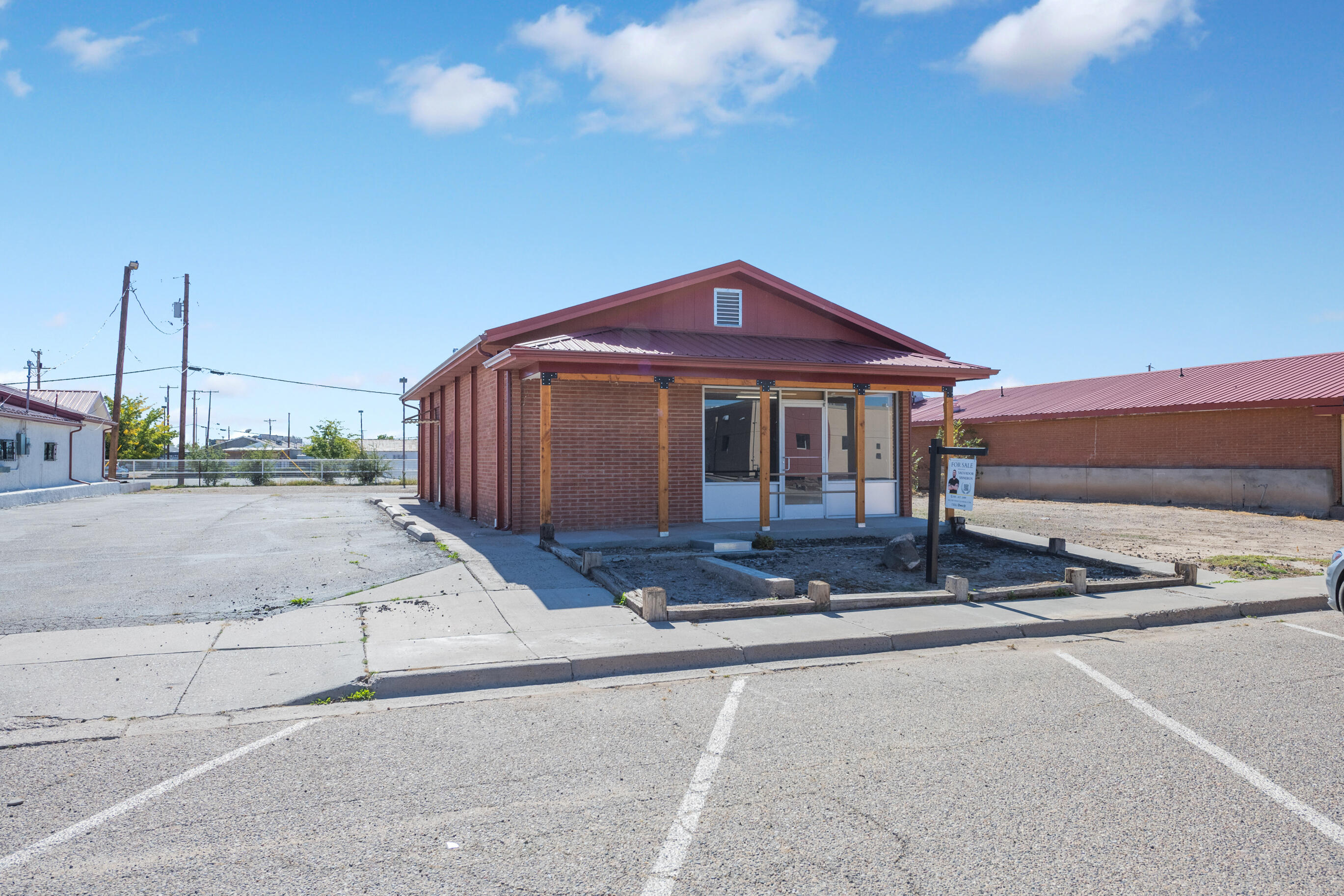 Photo 7 — 851 W Castillo Avenue