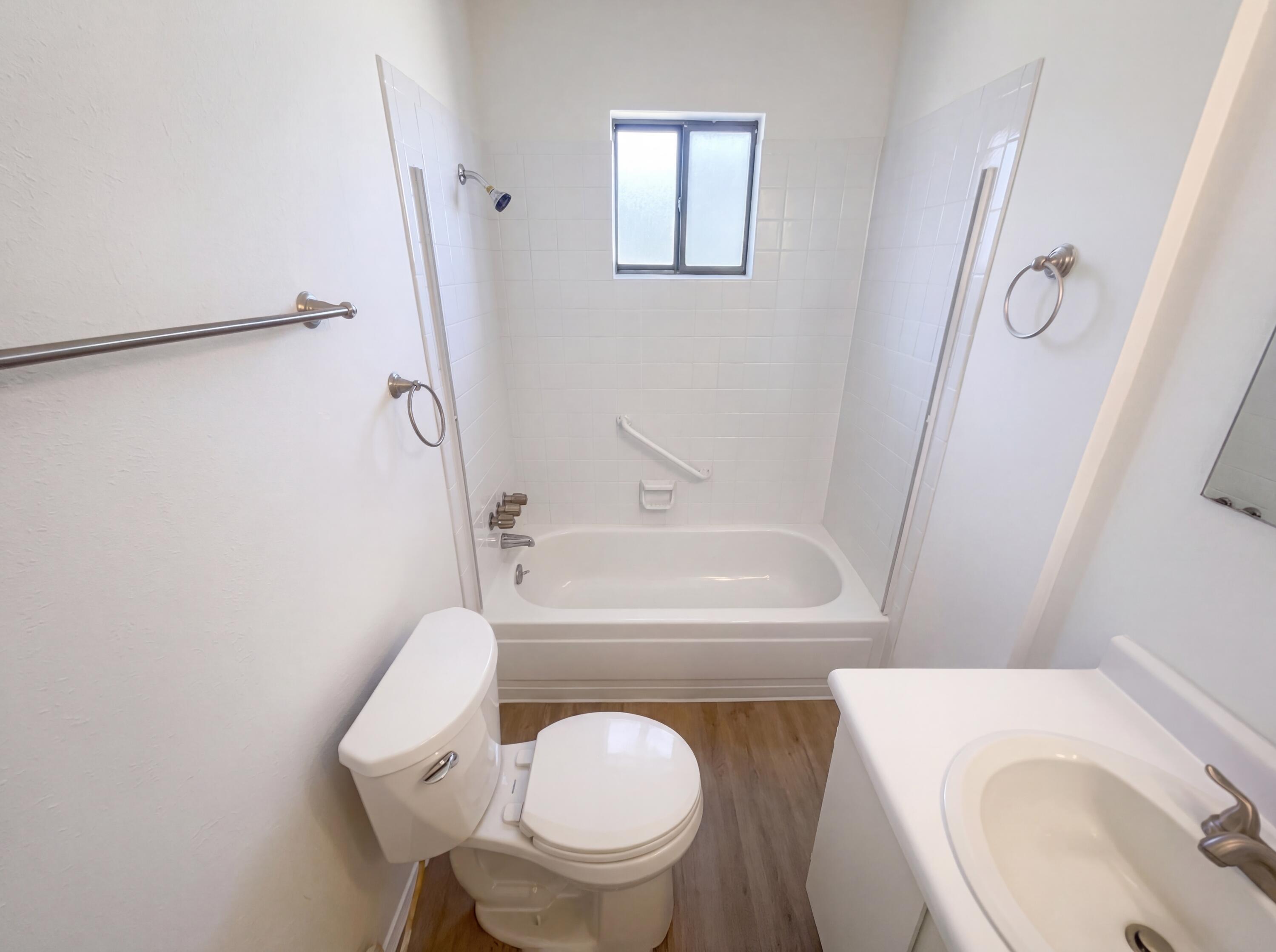 Photo 10 — 1229 Kirby Street NE