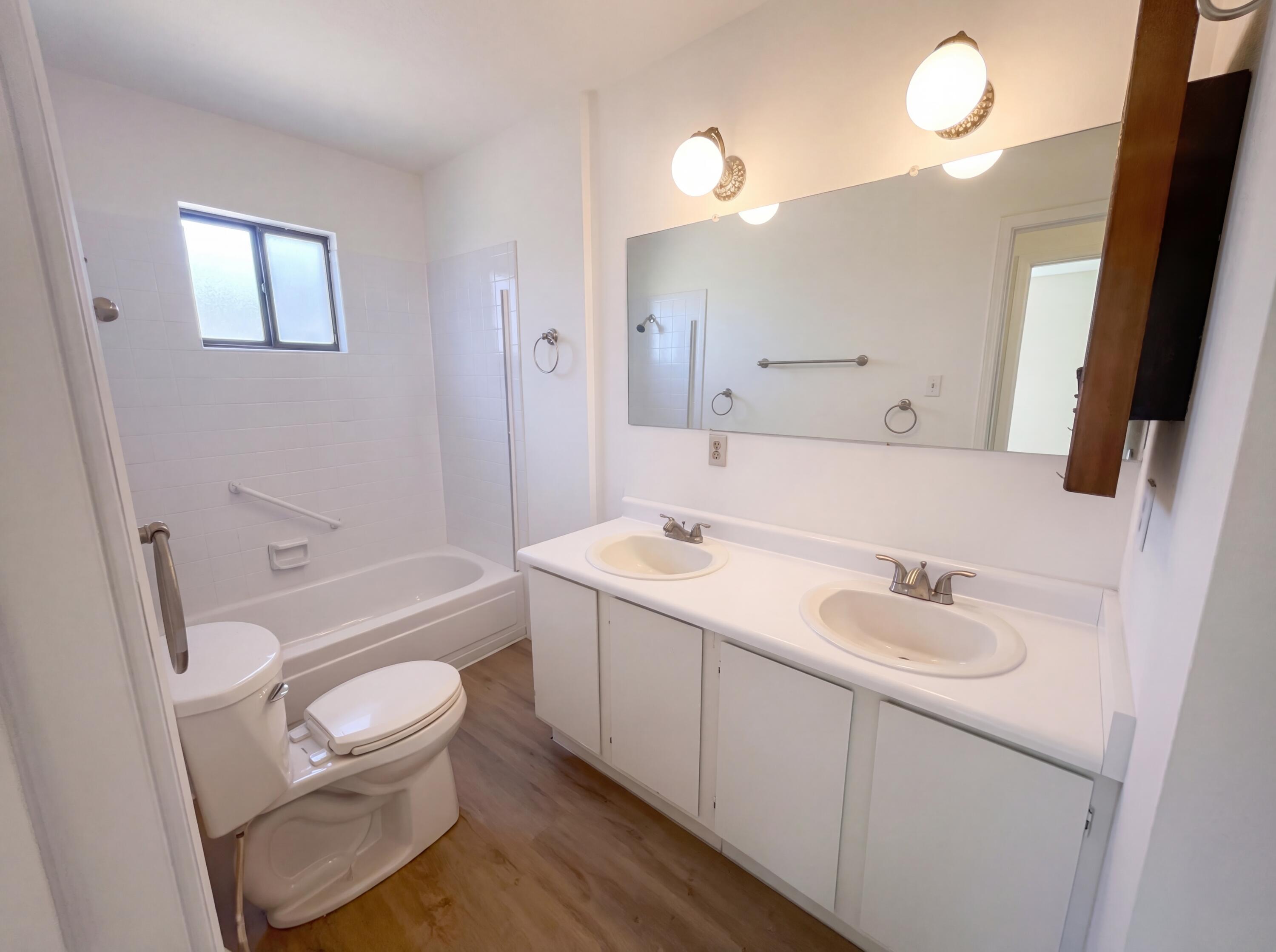 Photo 13 — 1229 Kirby Street NE