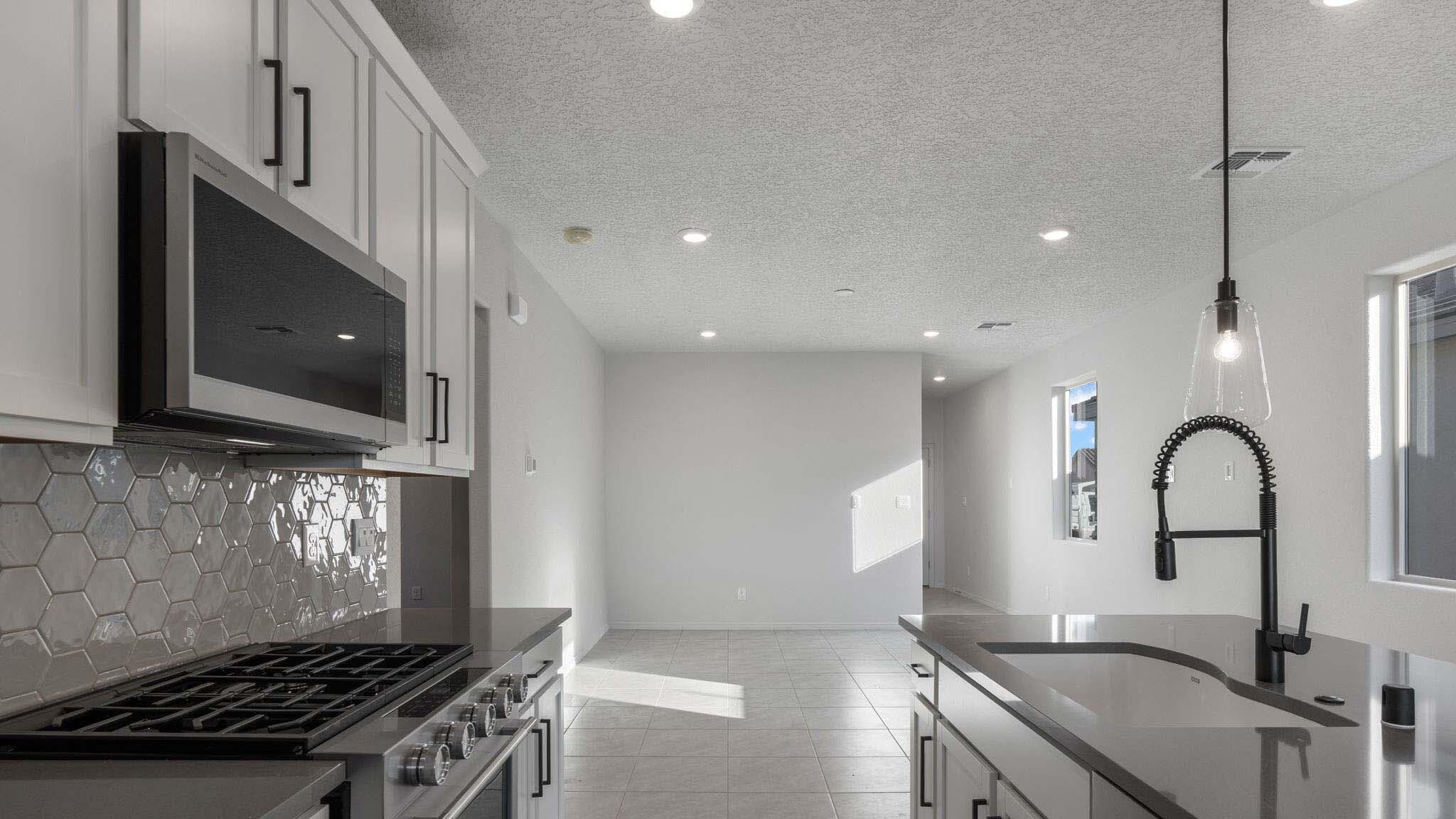 Photo 13 — 1502 Brillo Del Cielo Street NW