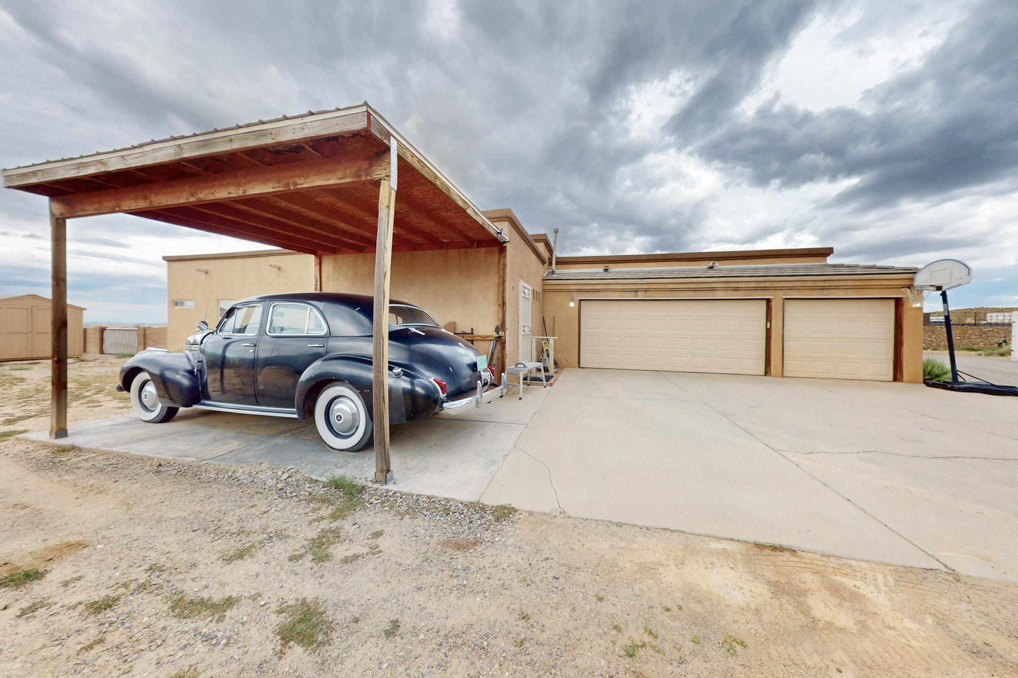 Photo 15 — 4013 Huron Drive NE