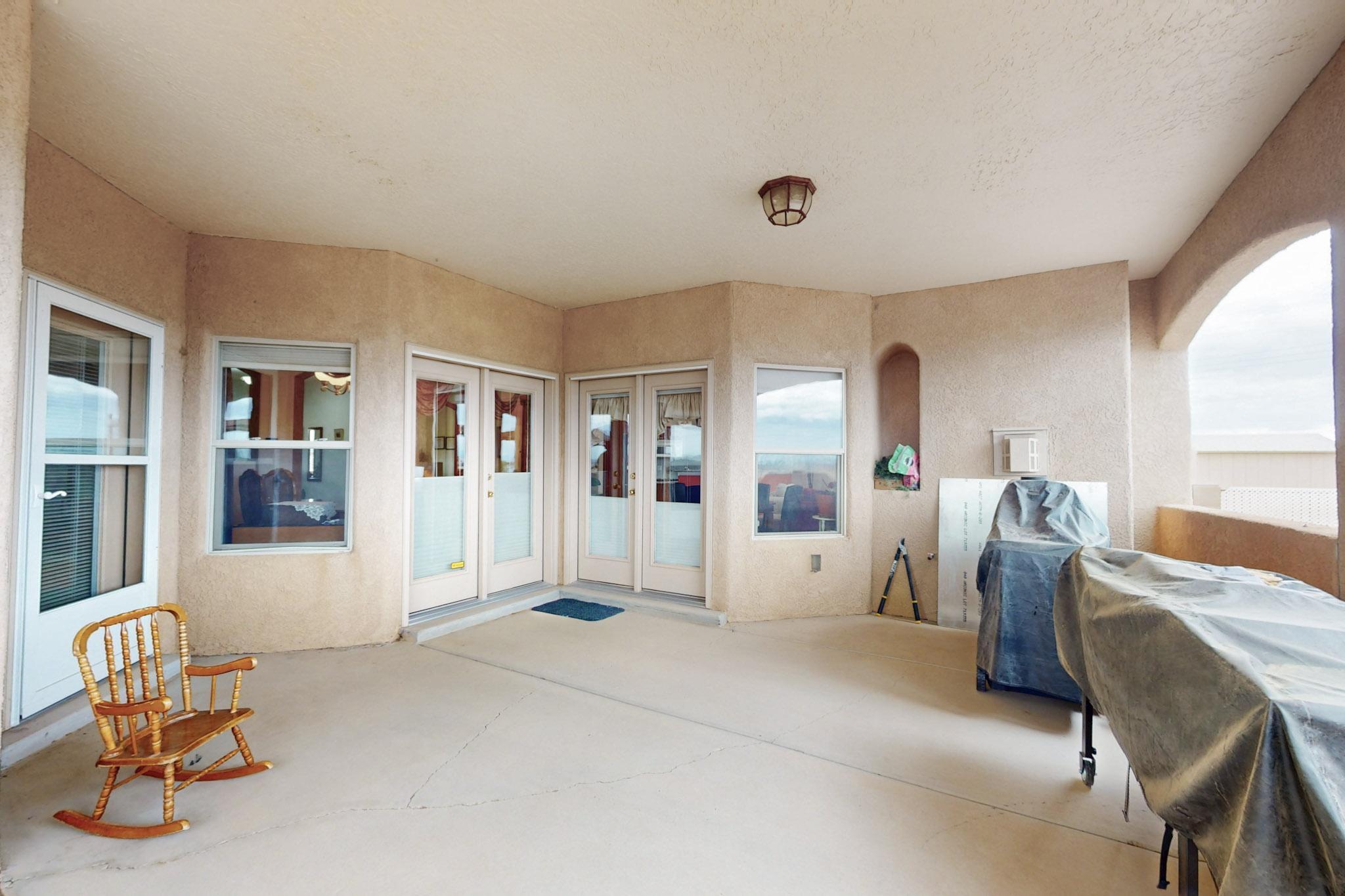 Photo 13 — 4013 Huron Drive NE