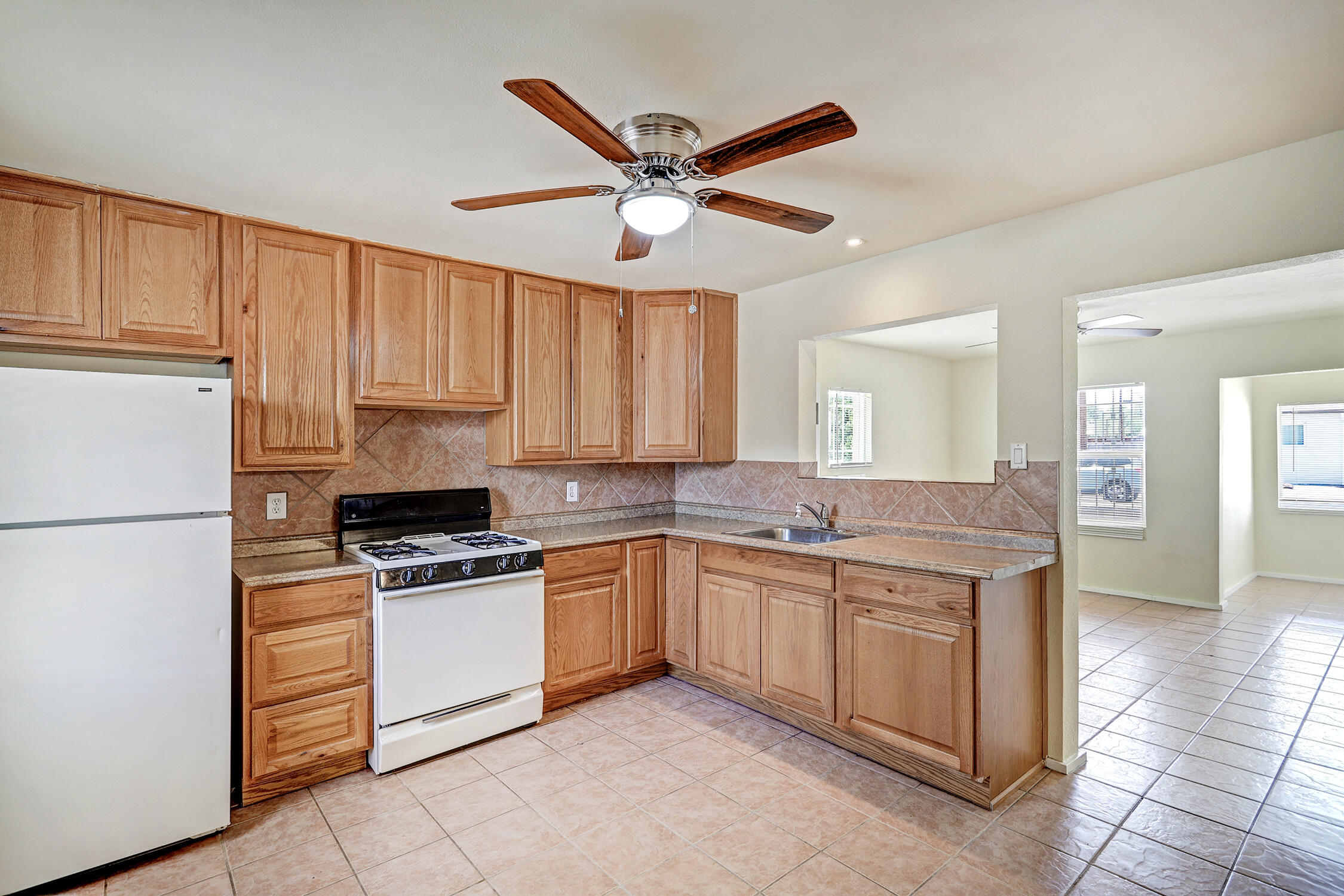 Photo 15 — 4524 5th Street NW