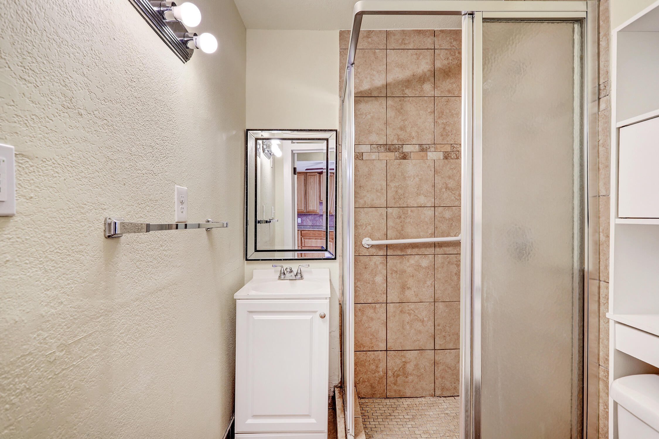 Photo 14 — 4524 5th Street NW