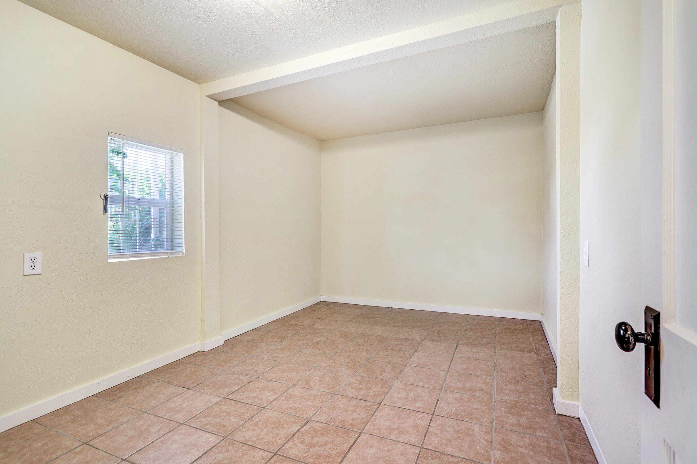 Photo 12 — 4524 5th Street NW