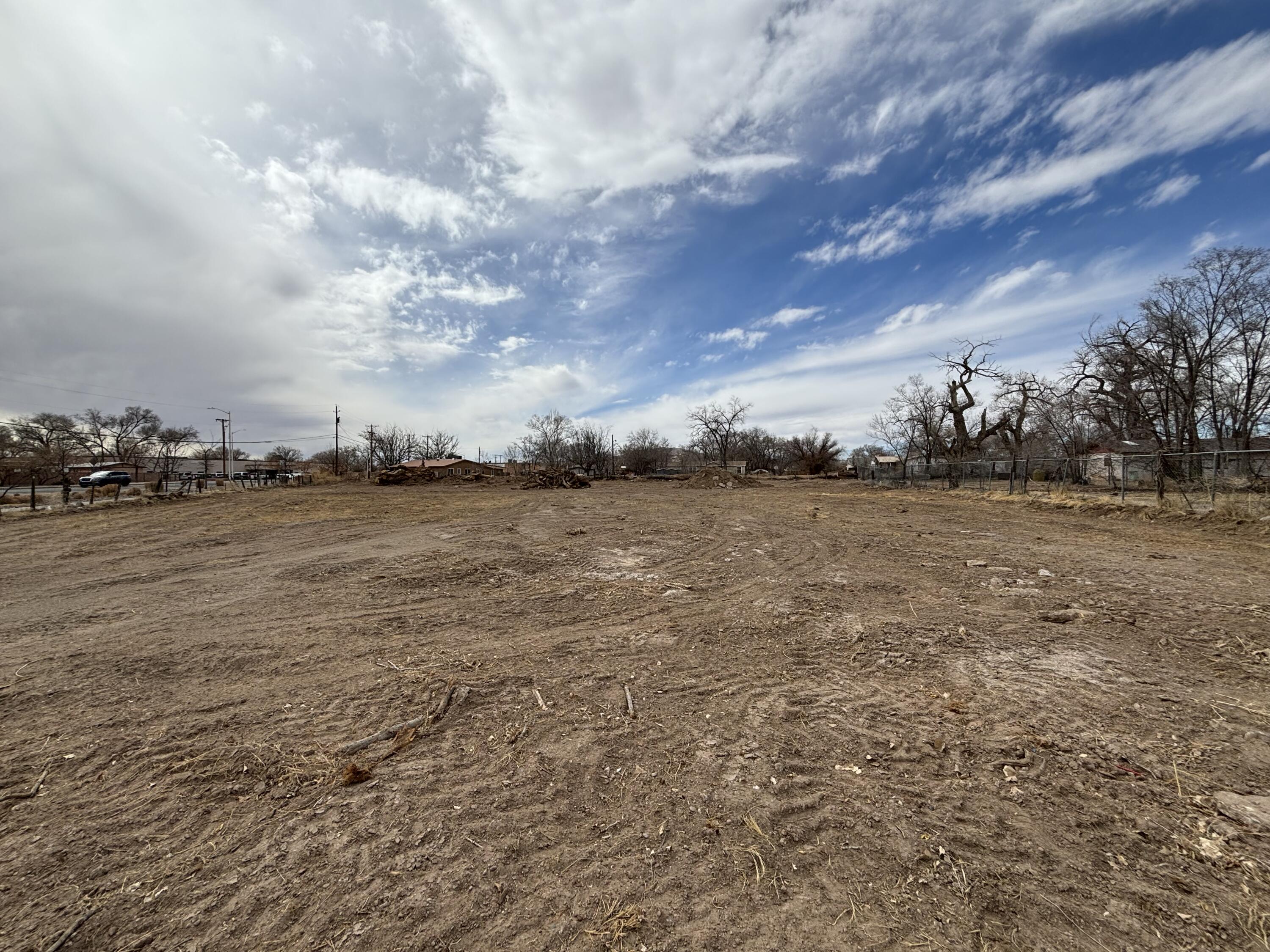Photo 2 — 461 LOS LENTES Road SE