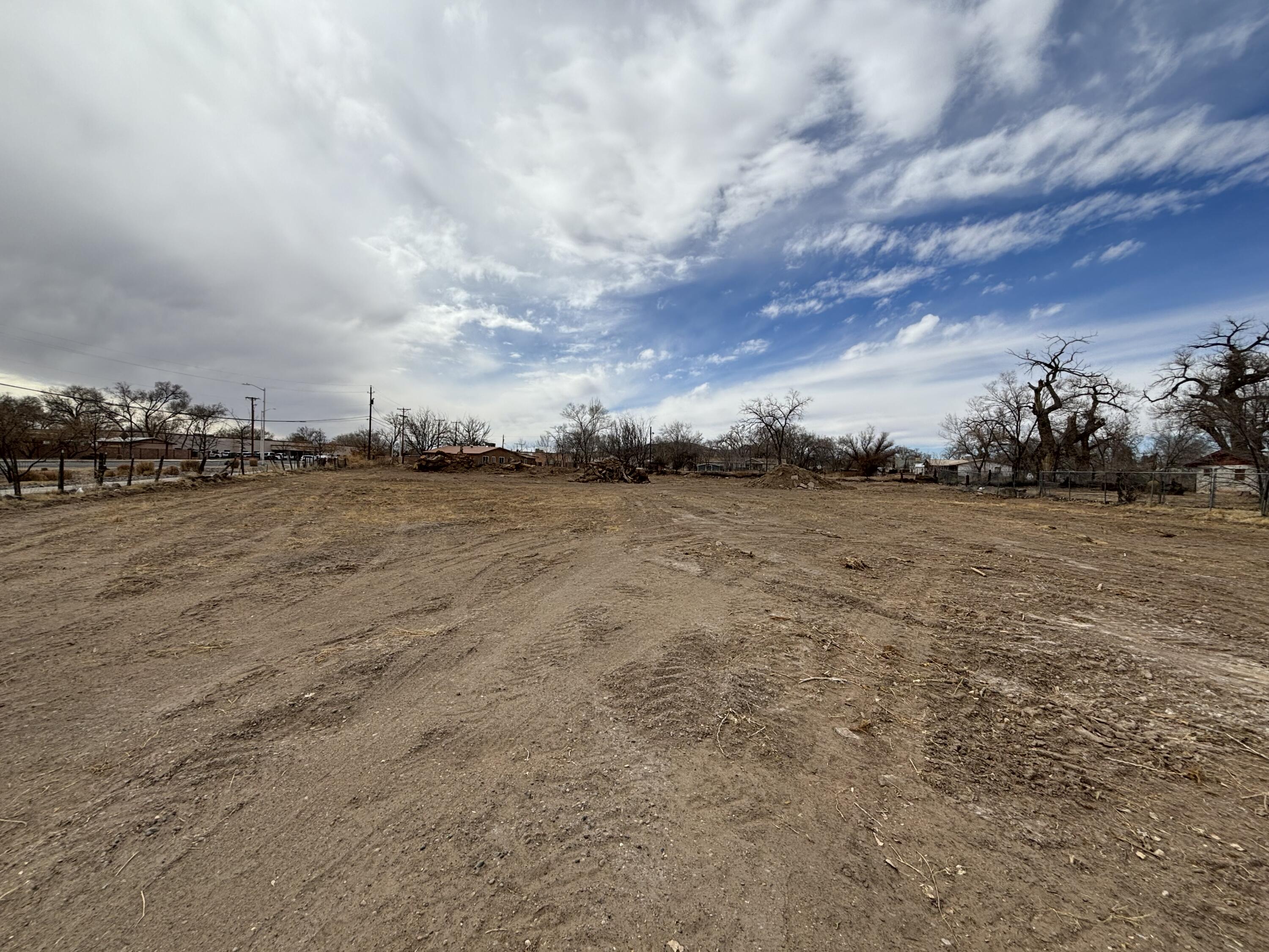 Photo 8 — 461 LOS LENTES Road SE