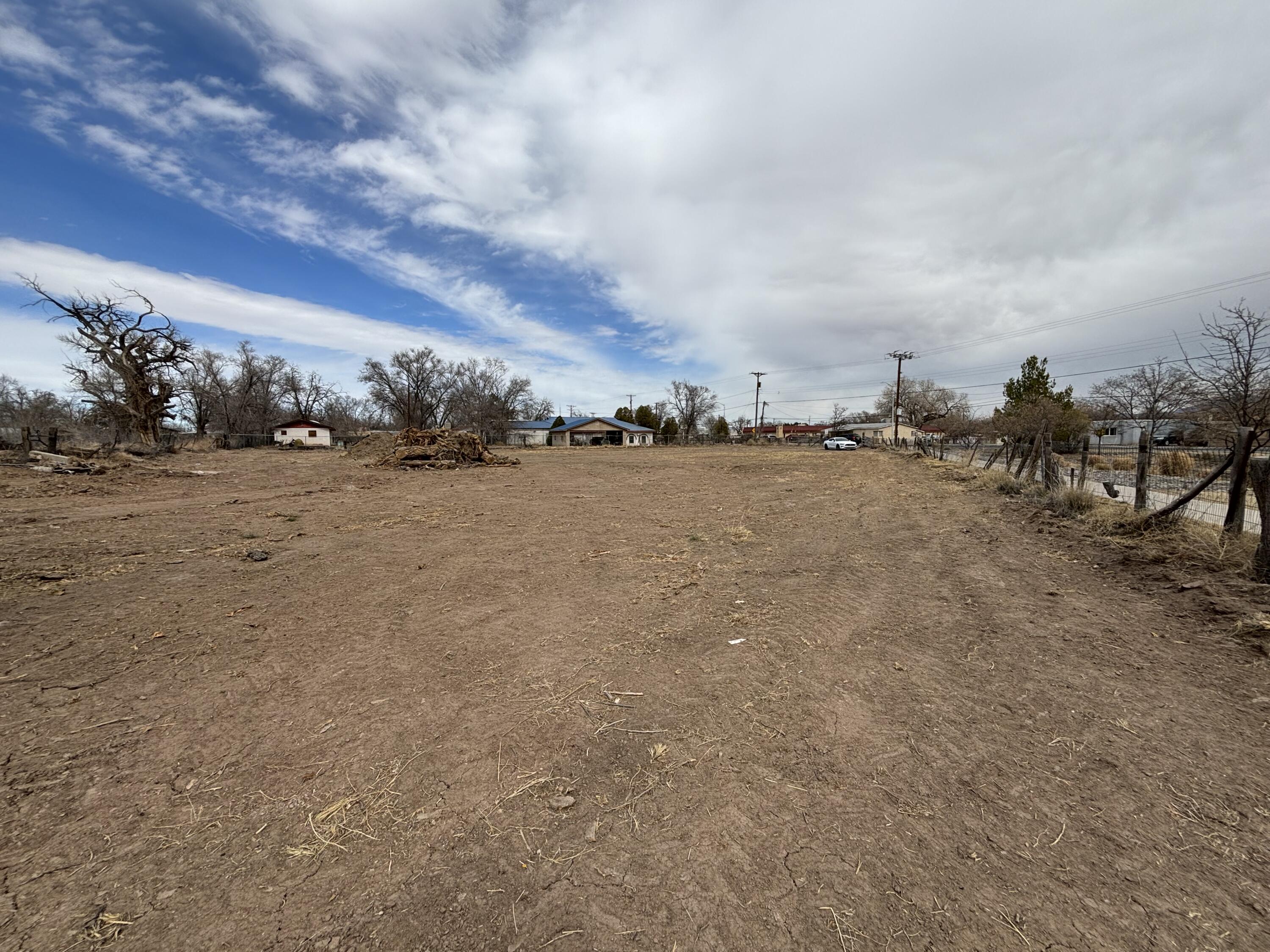 Photo 6 — 461 LOS LENTES Road SE
