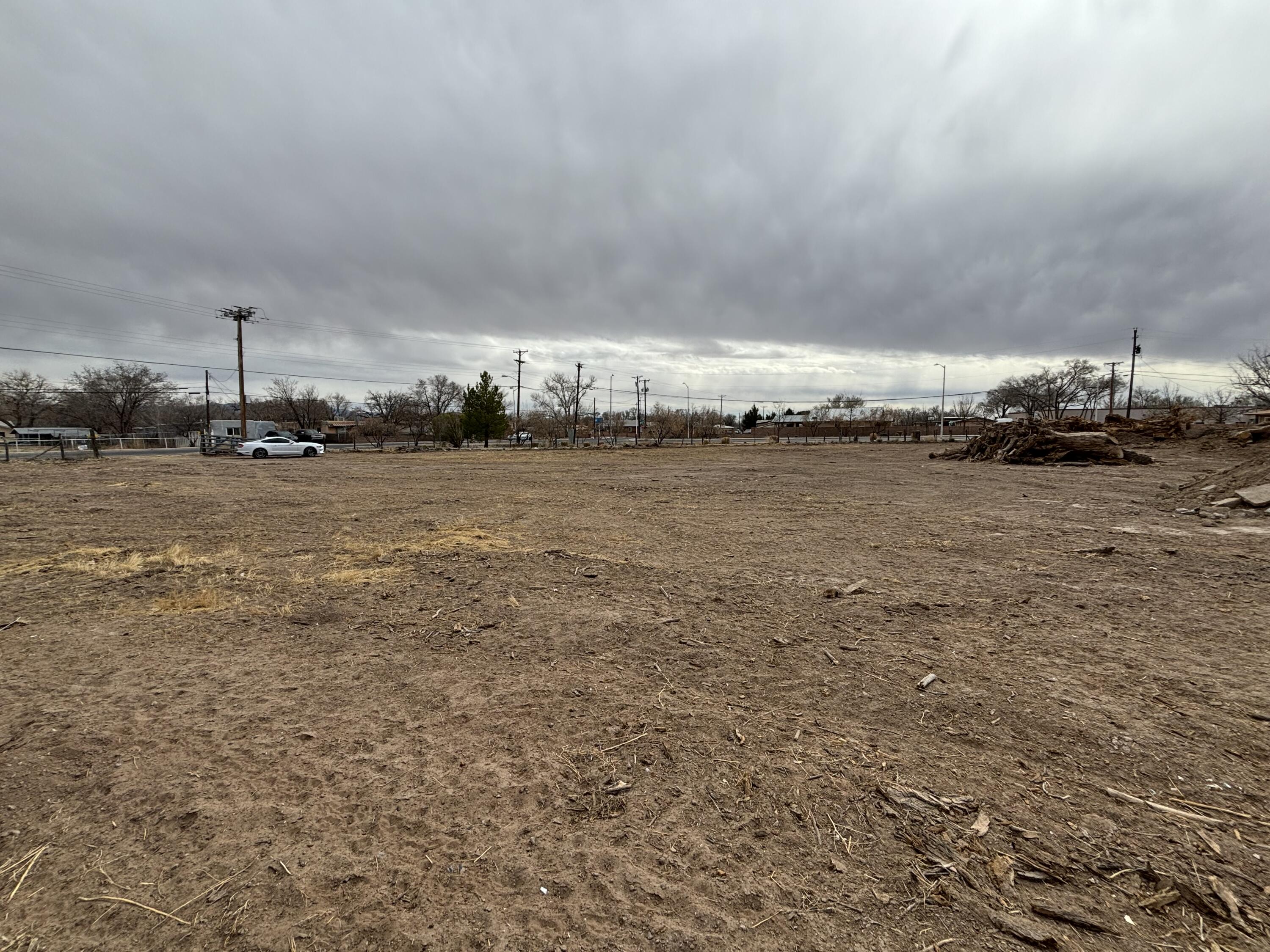 Photo 3 — 461 LOS LENTES Road SE
