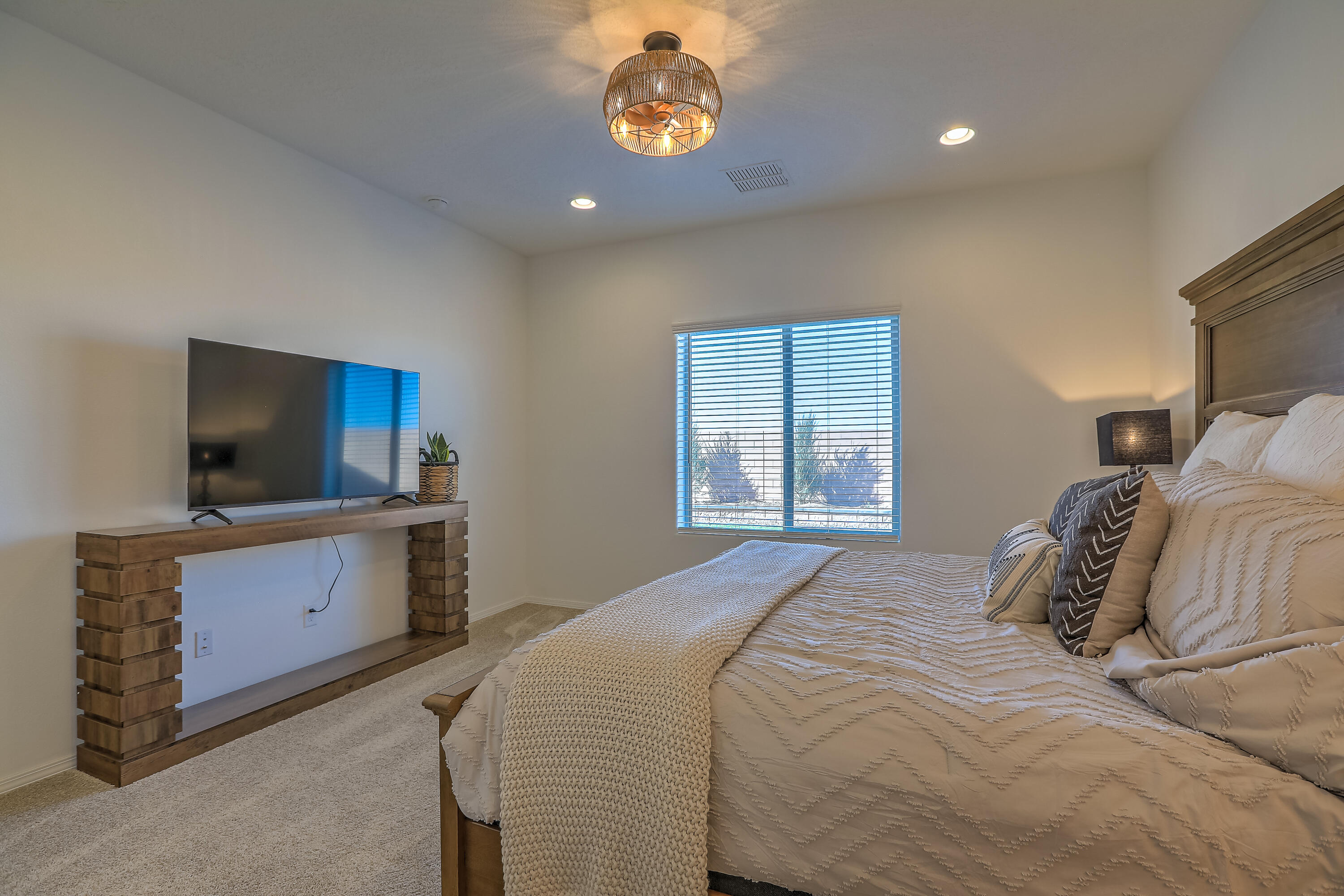 Photo 18 — 233 Spectrum Avenue SW