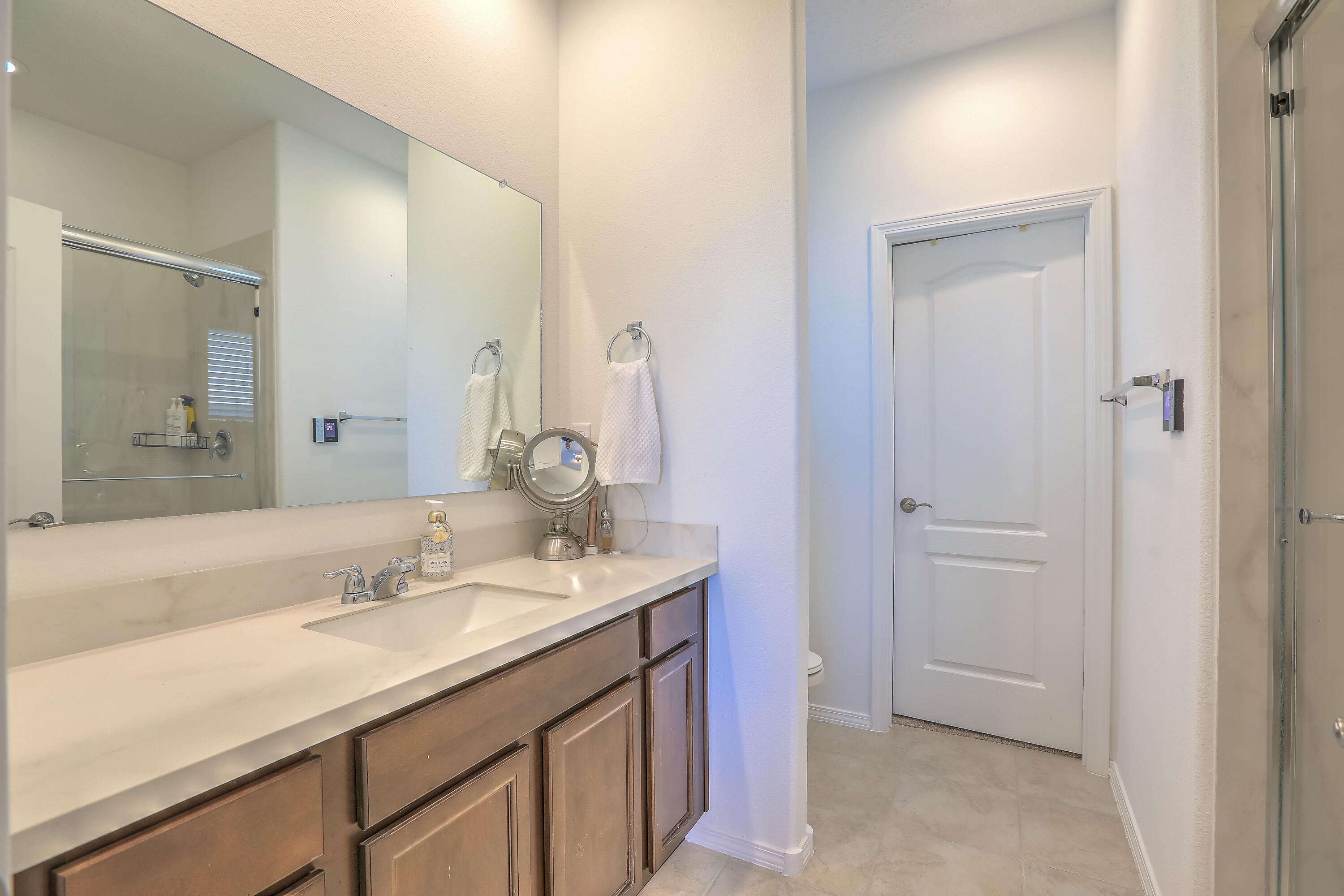 Photo 17 — 233 Spectrum Avenue SW