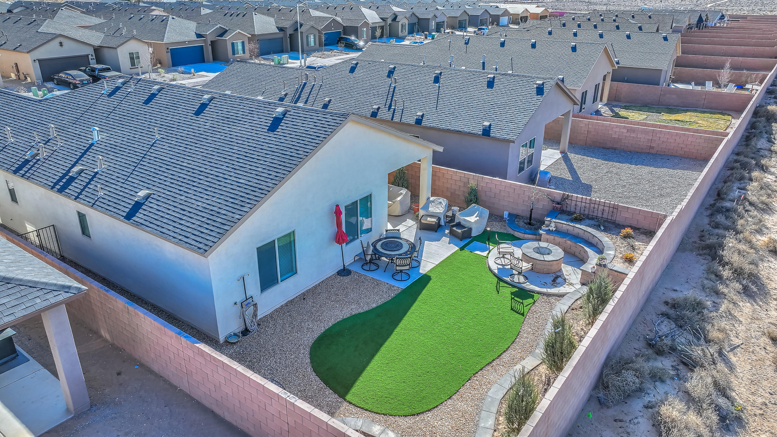 Photo 3 — 233 Spectrum Avenue SW