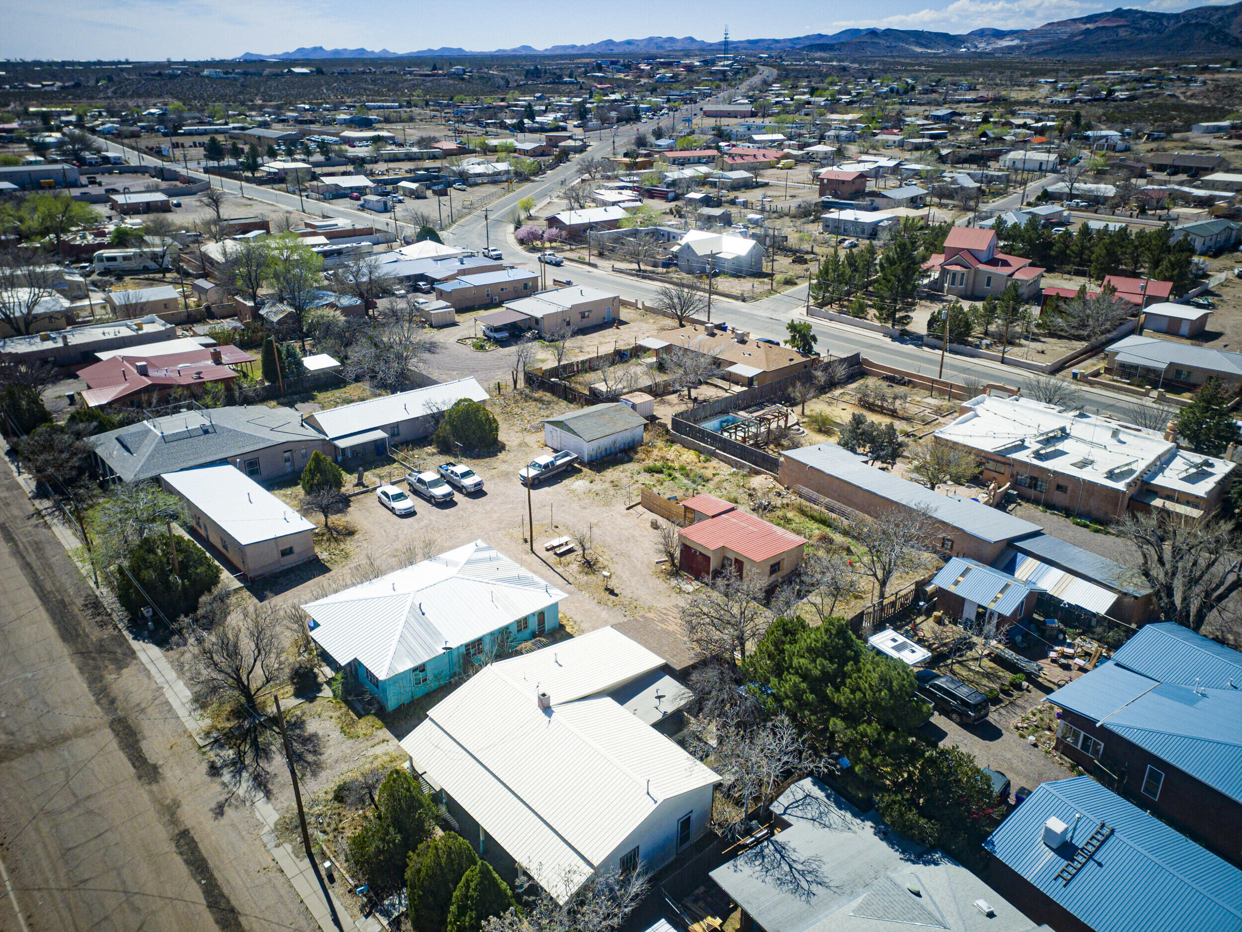 Photo 17 — 303 Eaton Avenue