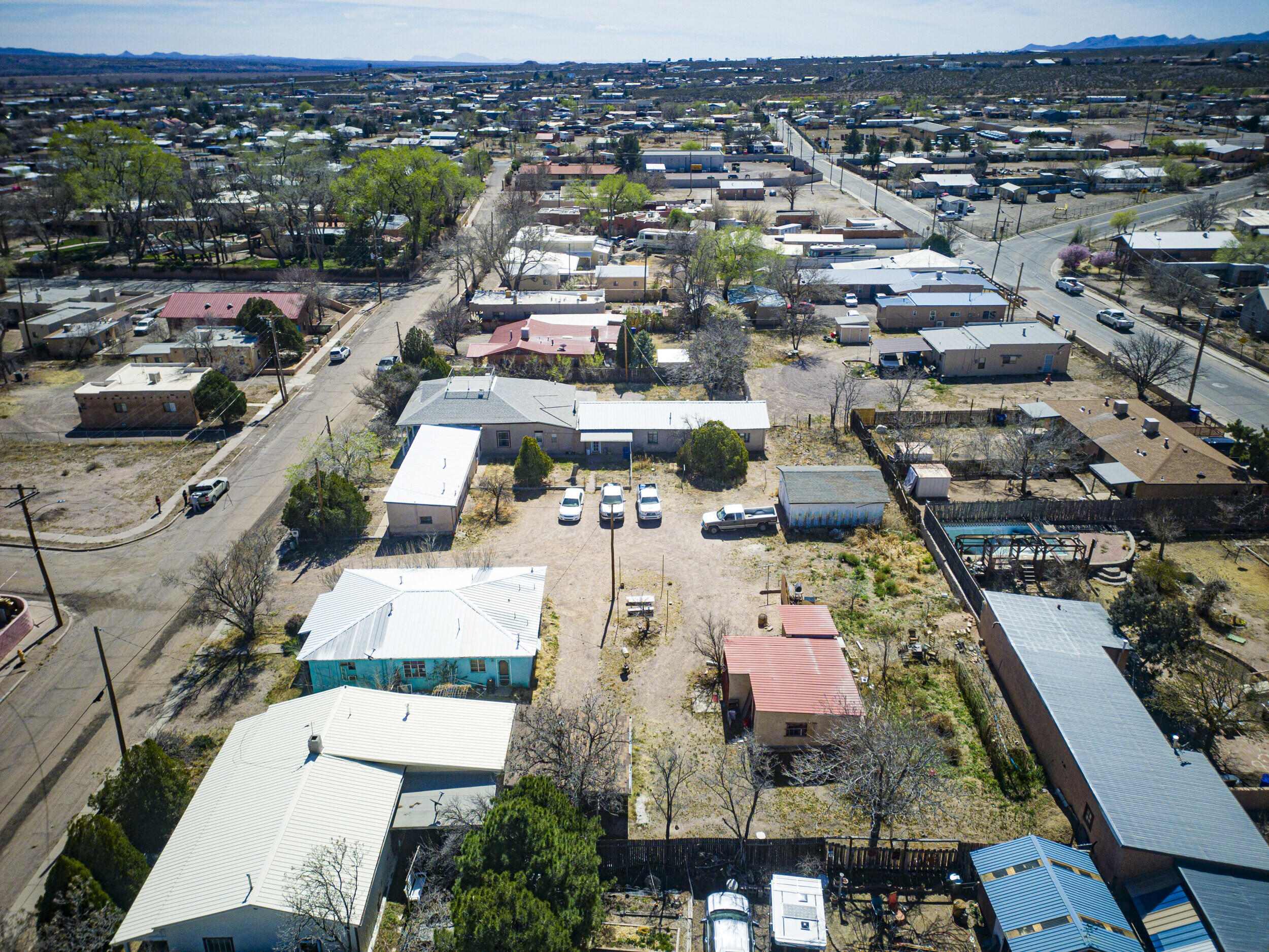 Photo 16 — 303 Eaton Avenue