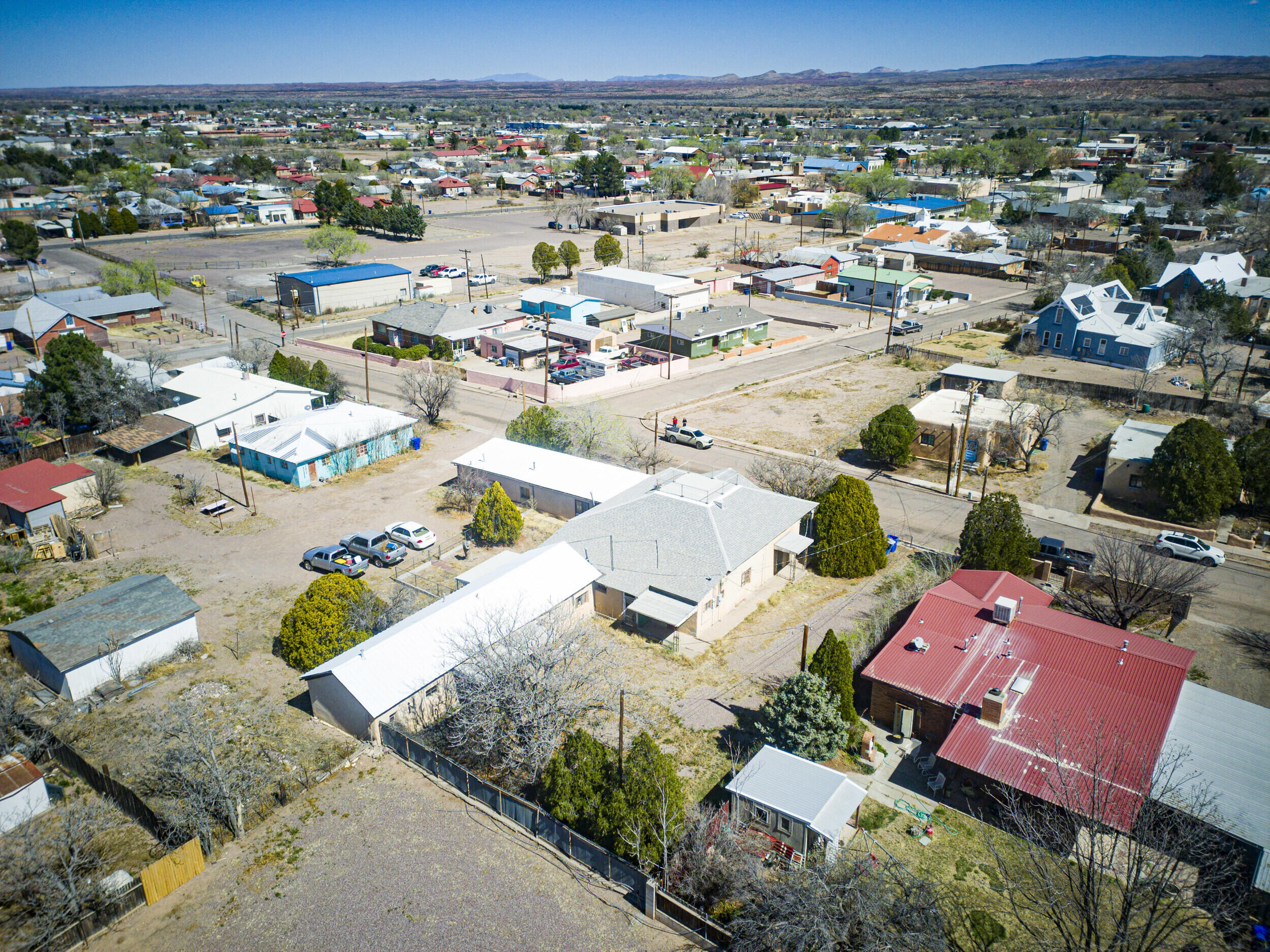 Photo 15 — 303 Eaton Avenue