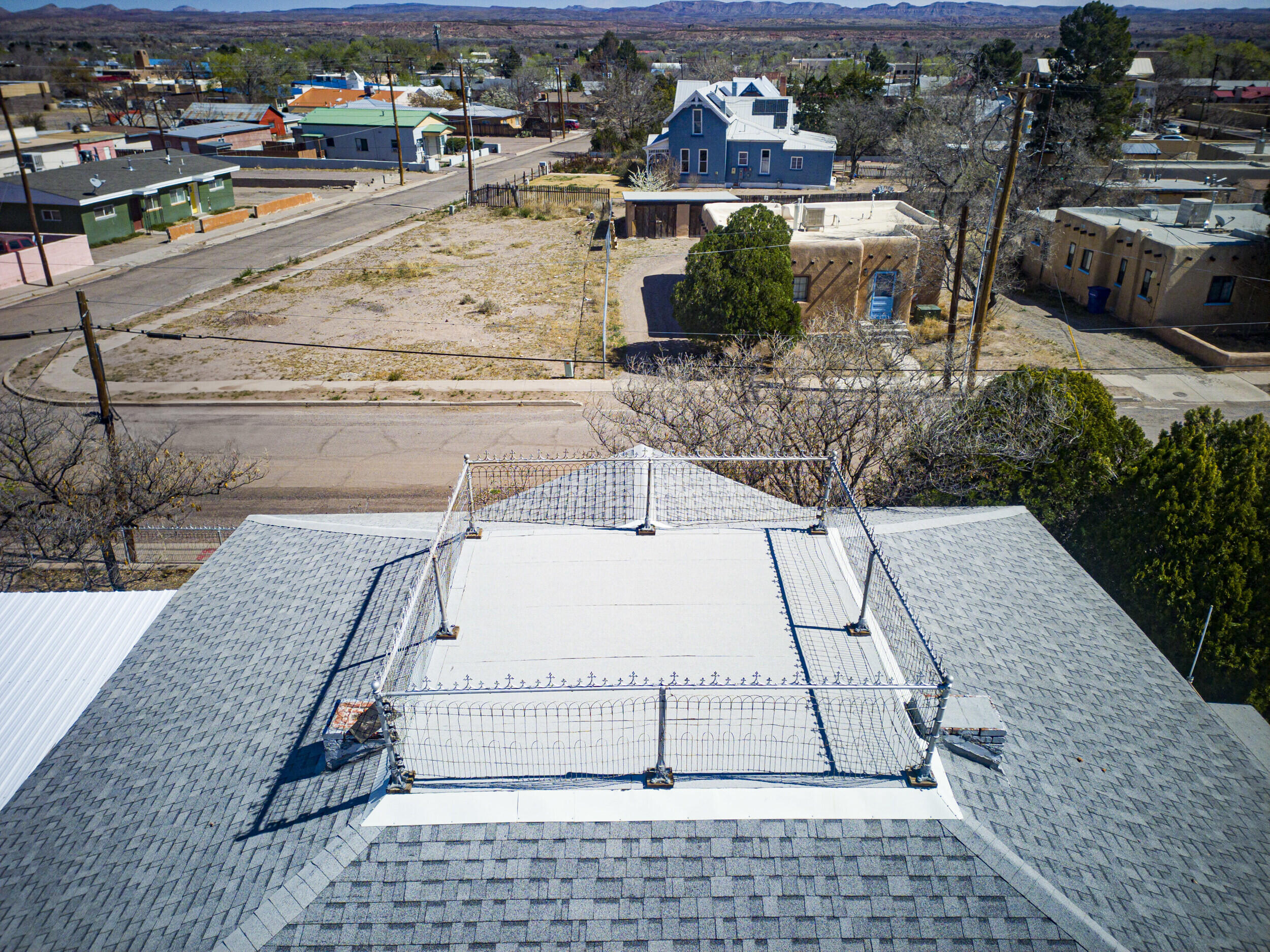 Photo 14 — 303 Eaton Avenue
