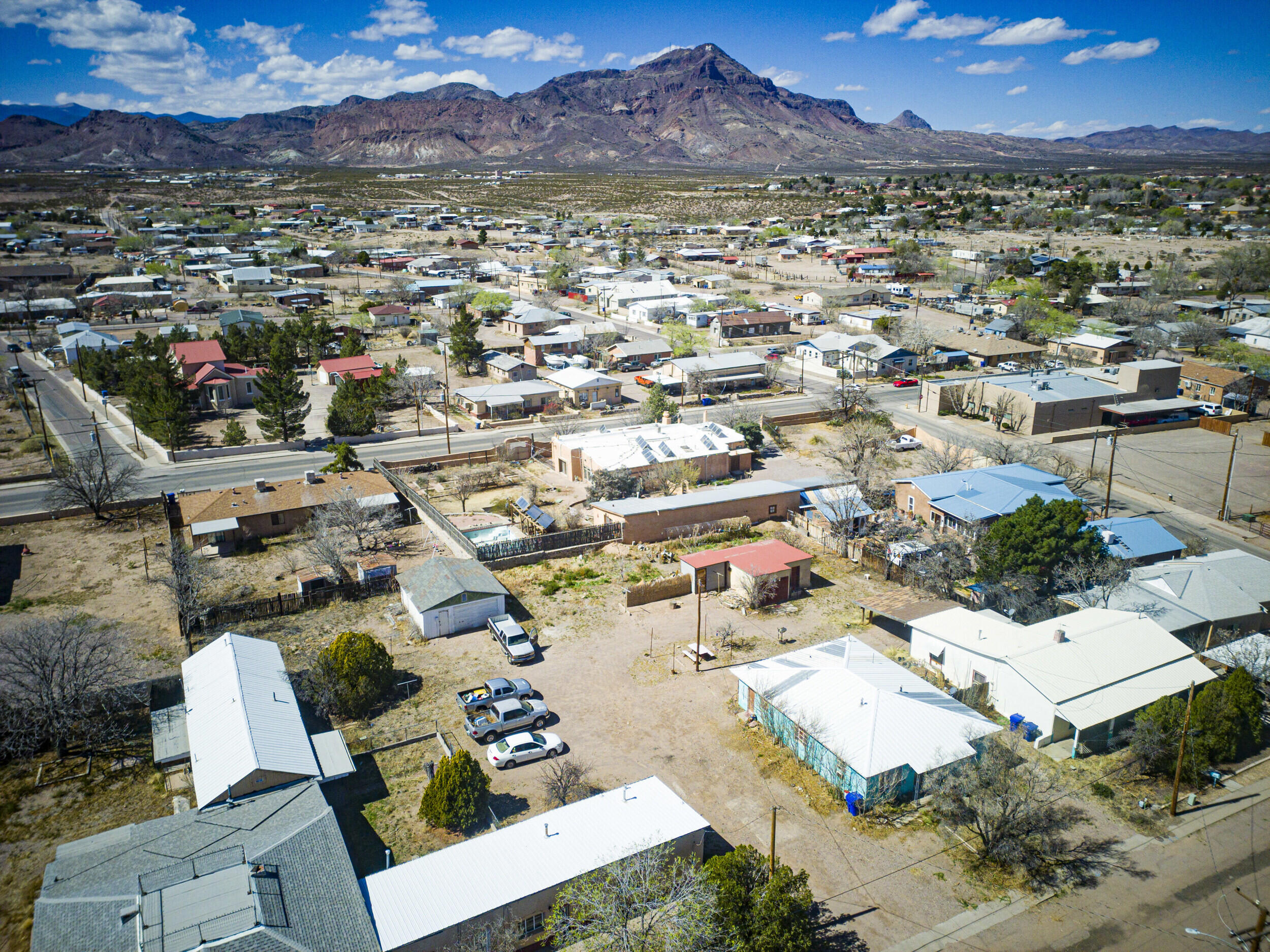 Photo 13 — 303 Eaton Avenue