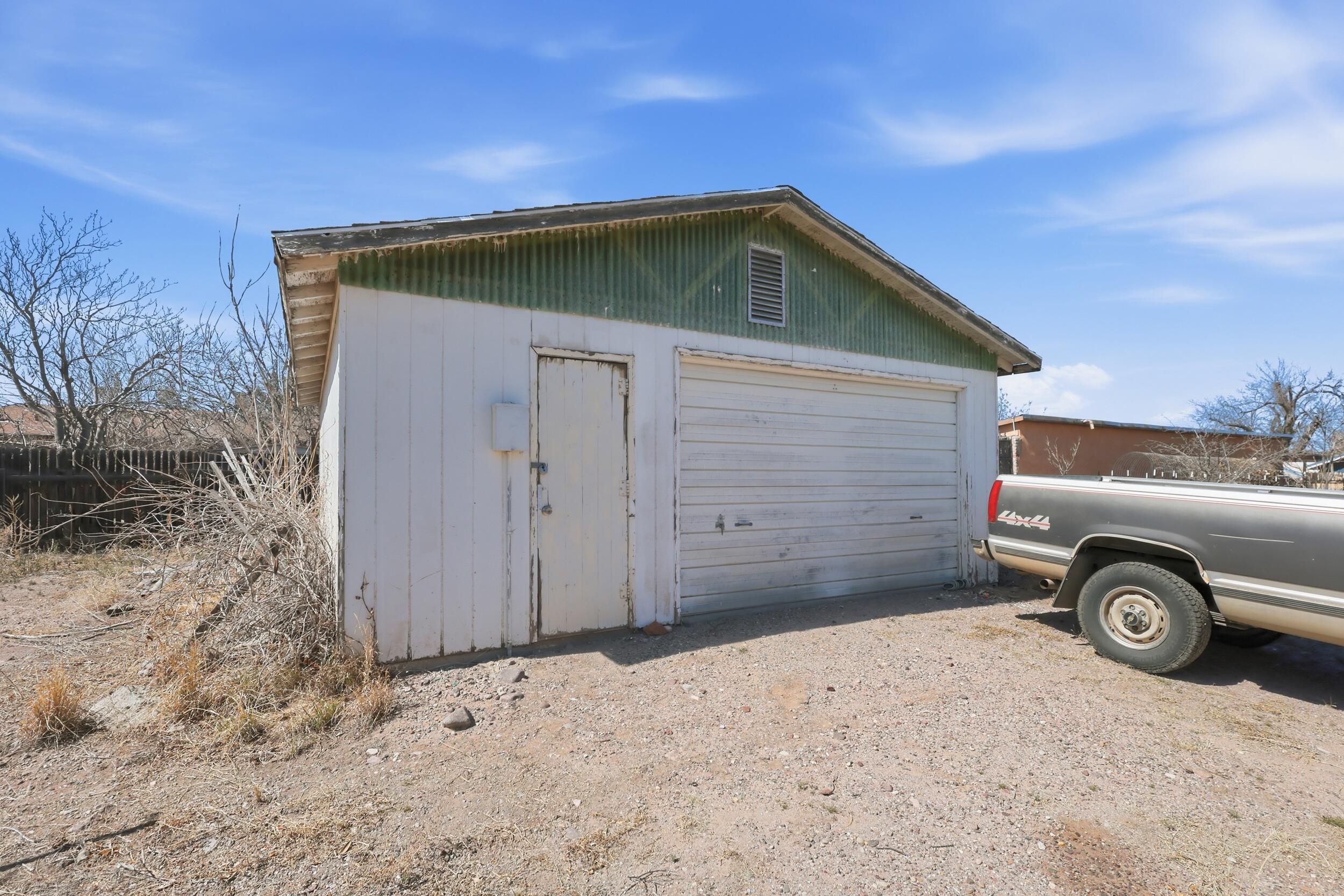 Photo 9 — 303 Eaton Avenue