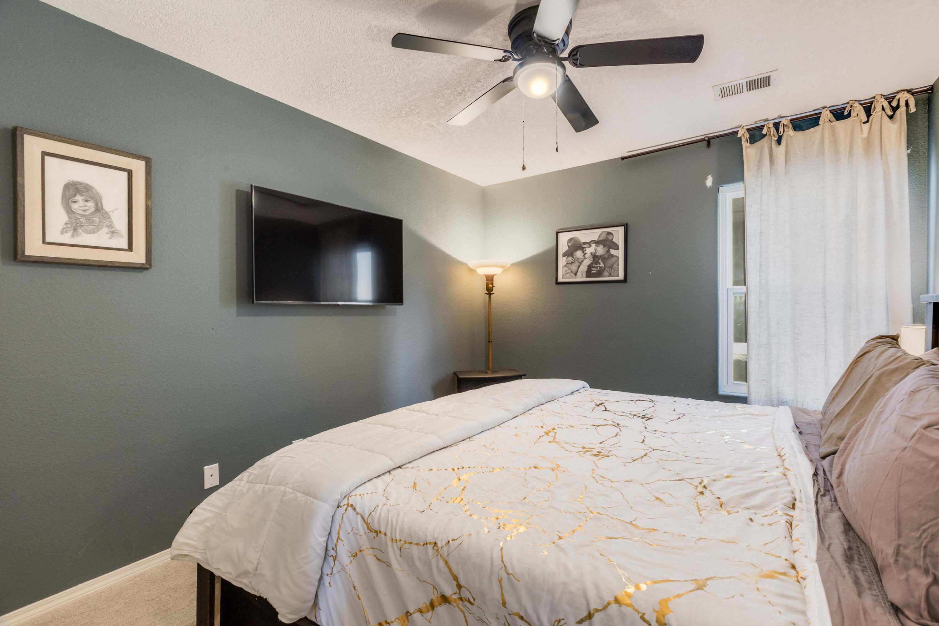 Photo 11 — 1821 Gallinas Road NE