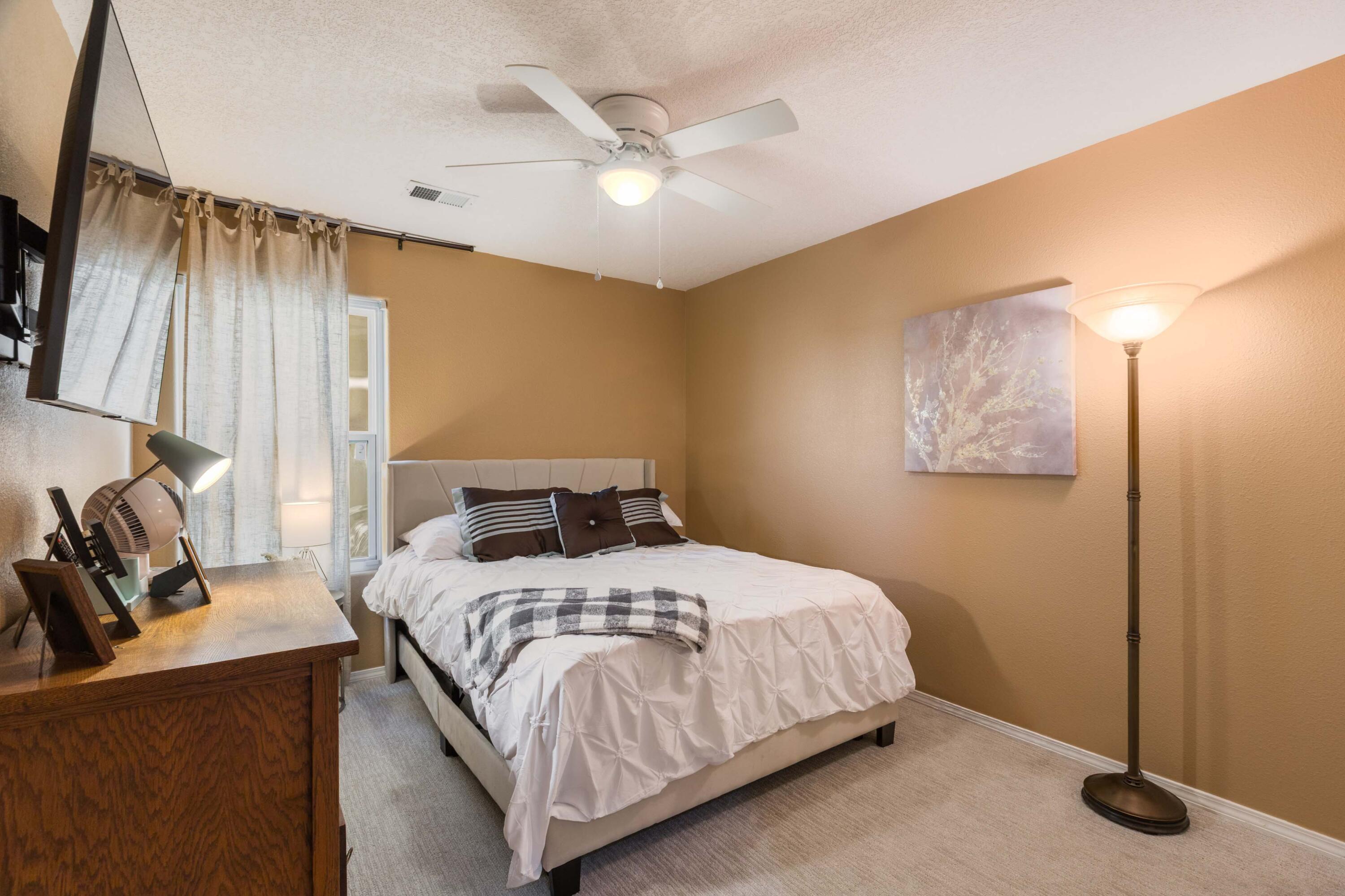 Photo 8 — 1821 Gallinas Road NE