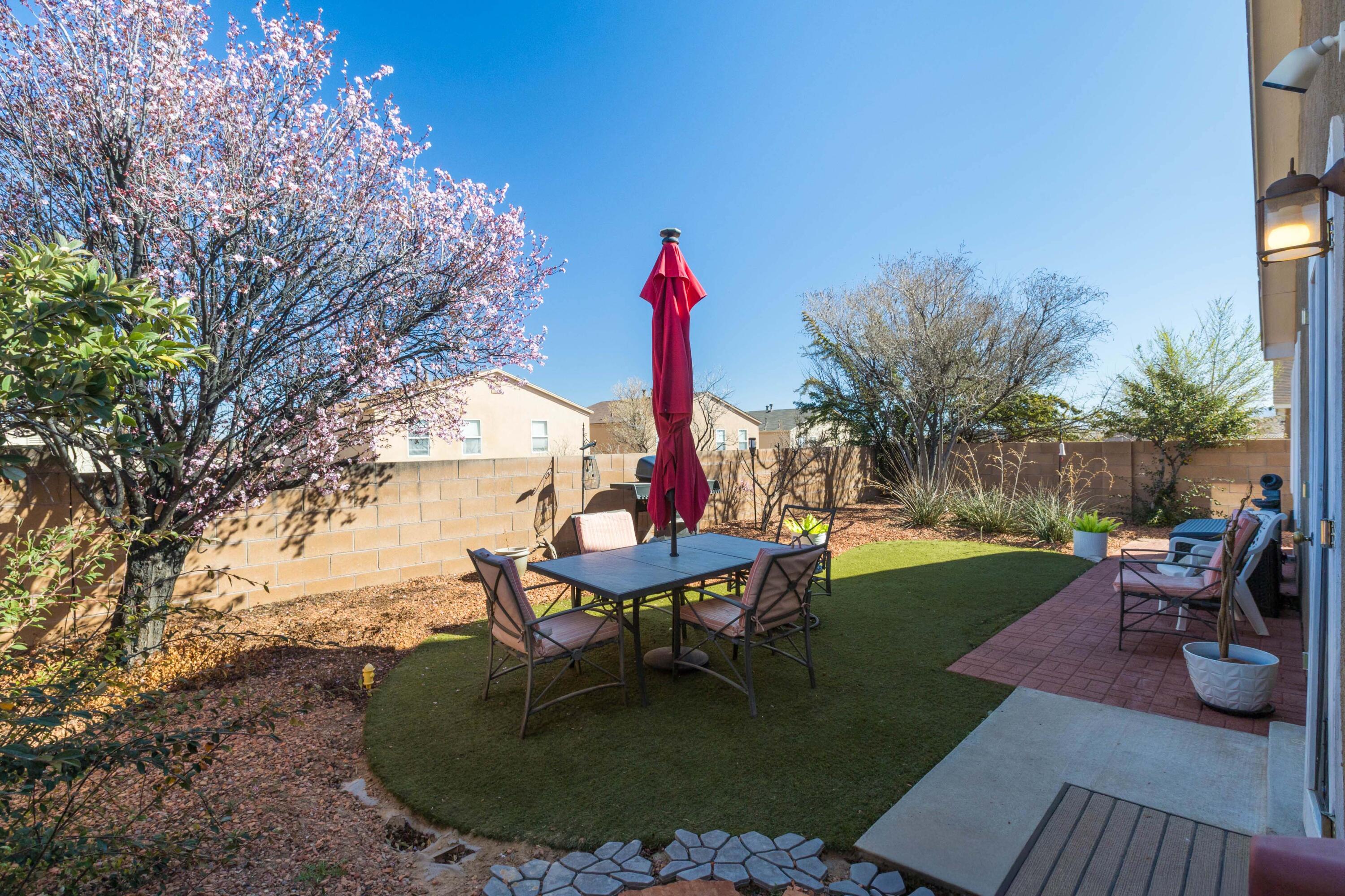 Photo 3 — 1821 Gallinas Road NE
