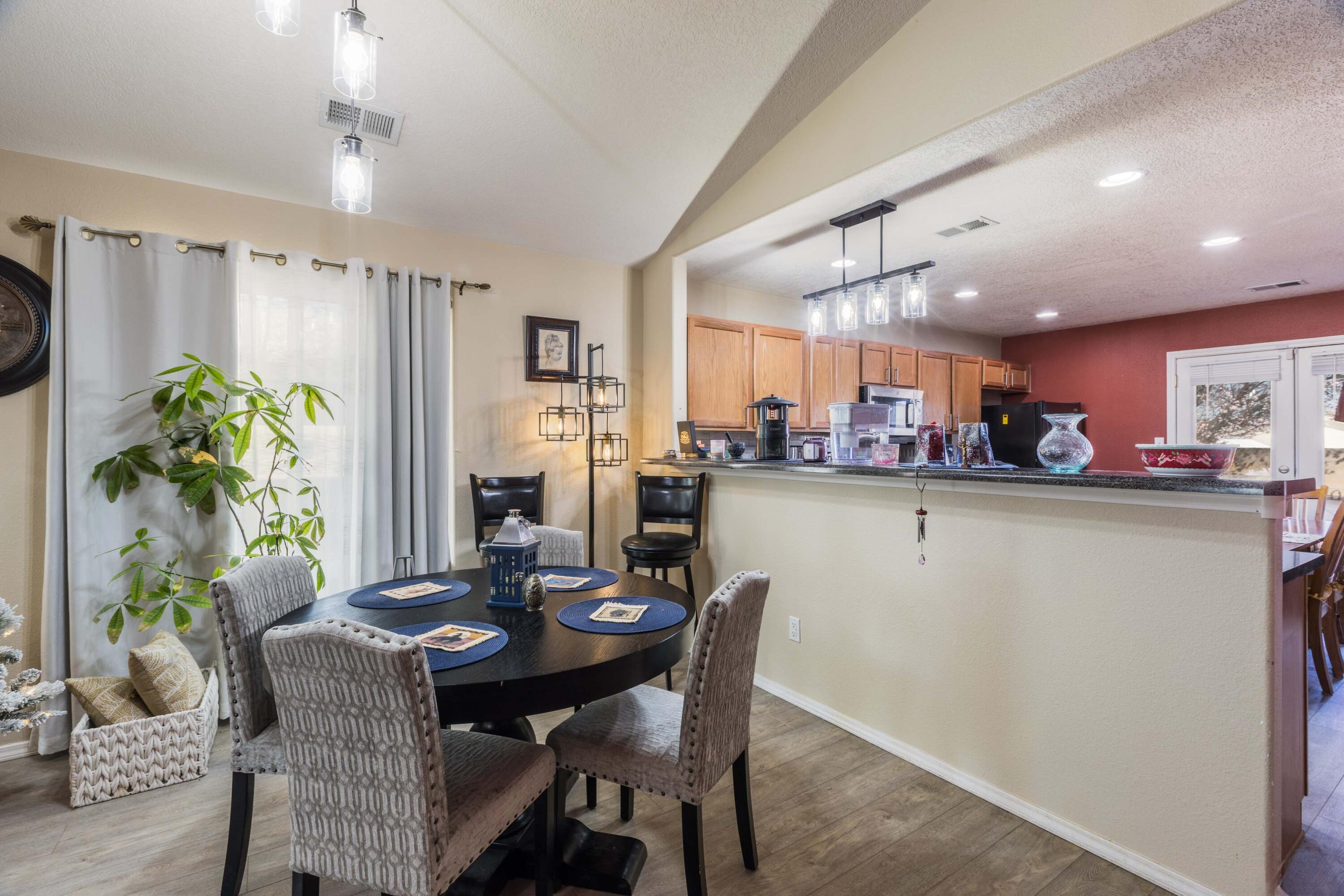 Photo 19 — 1821 Gallinas Road NE