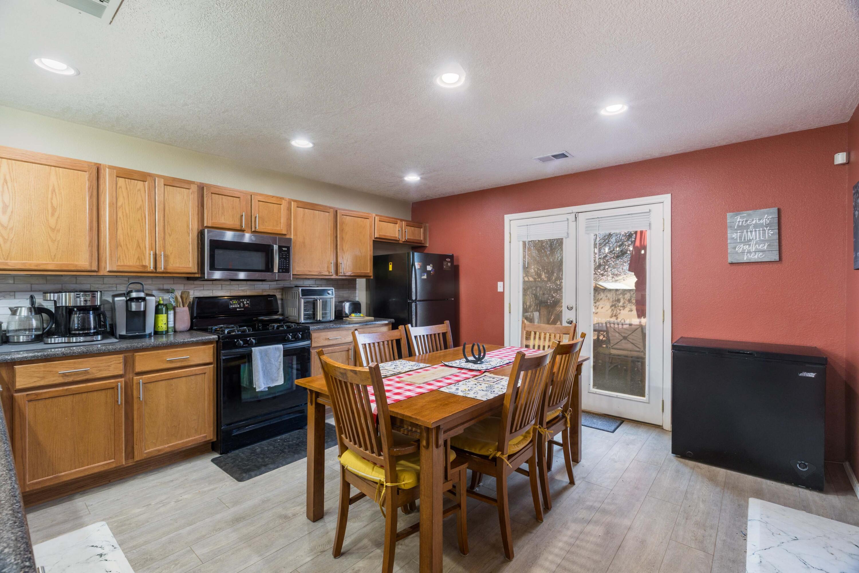 Photo 18 — 1821 Gallinas Road NE