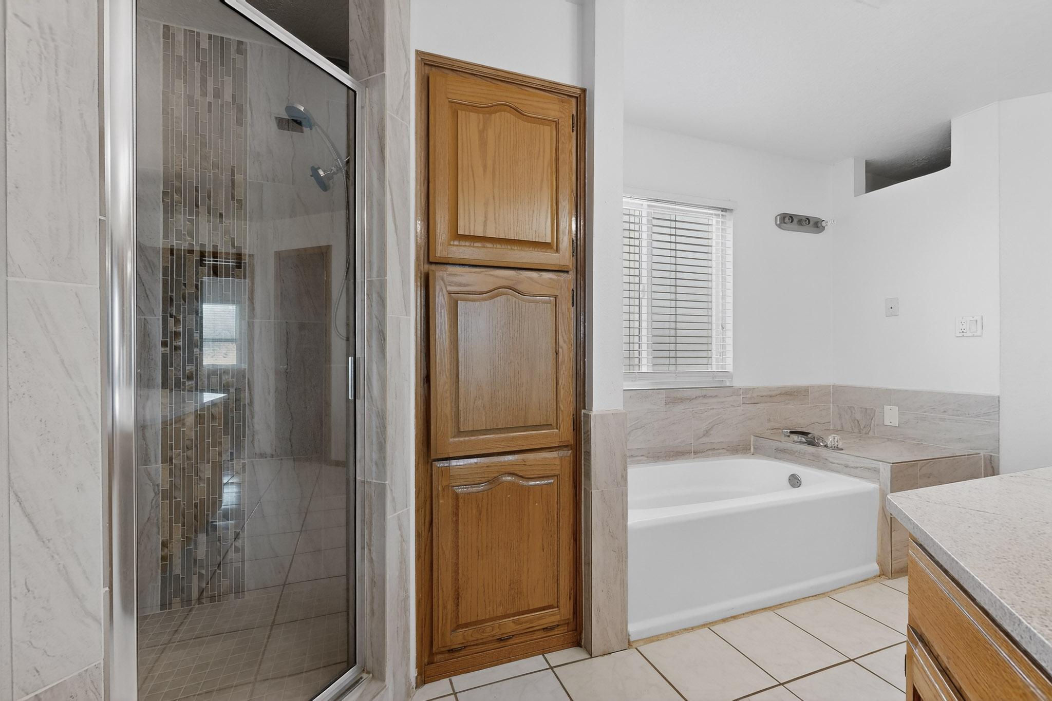Photo 20 — 7129 Isleta Boulevard SW
