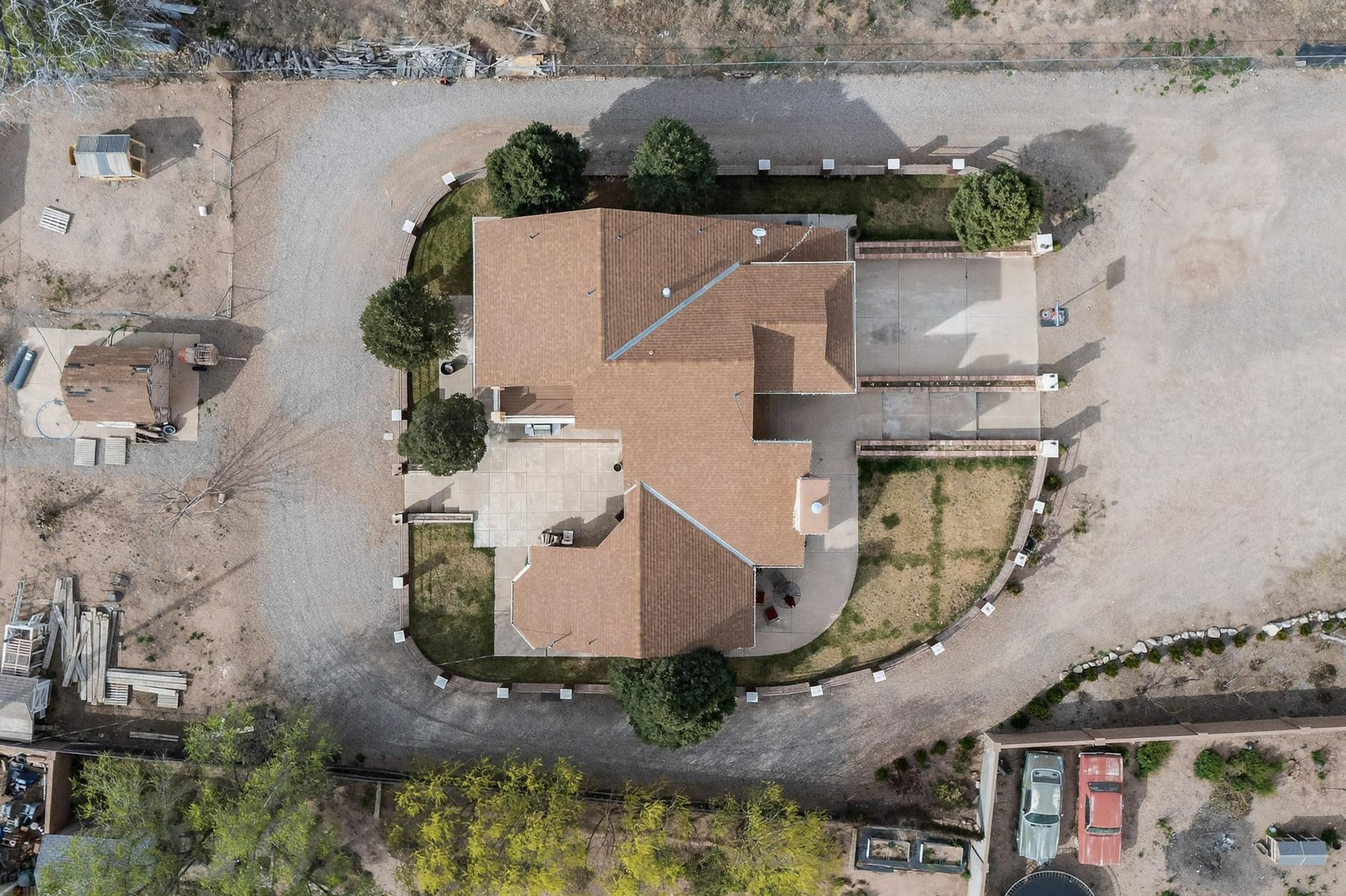 Photo 11 — 7129 Isleta Boulevard SW