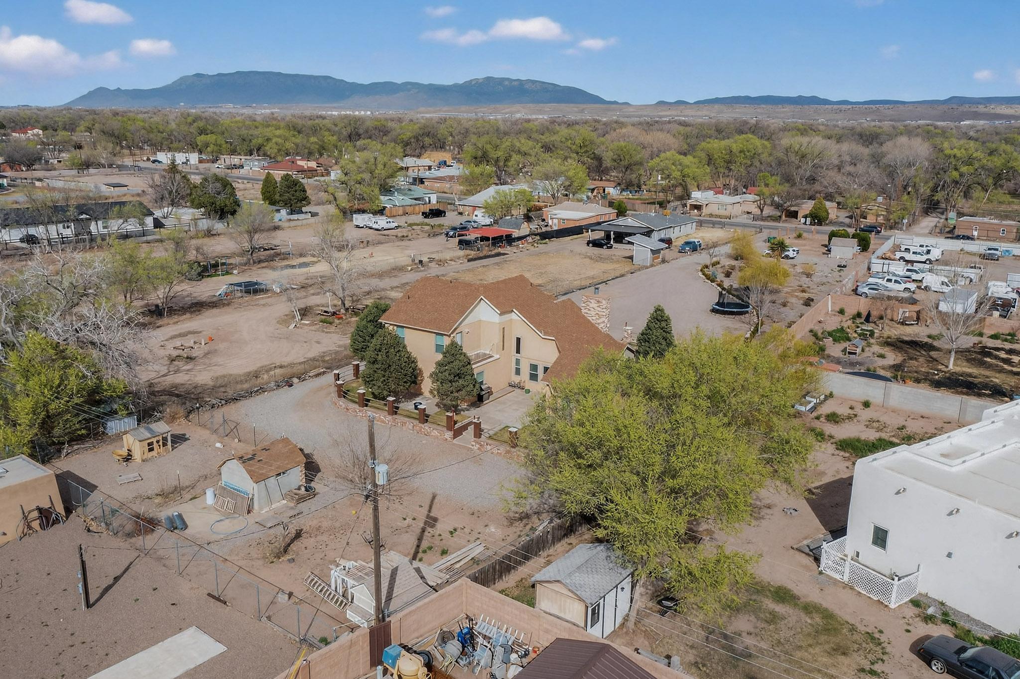 Photo 8 — 7129 Isleta Boulevard SW
