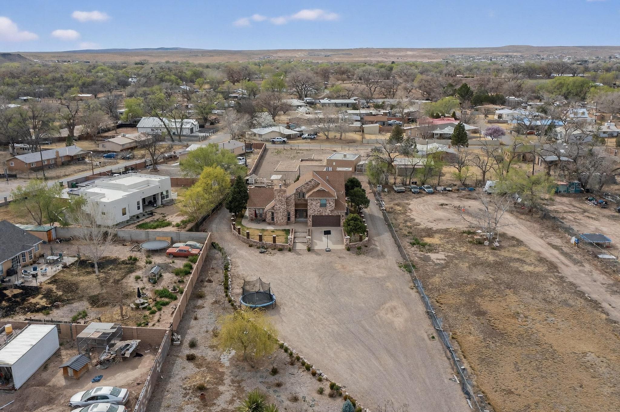Photo 6 — 7129 Isleta Boulevard SW