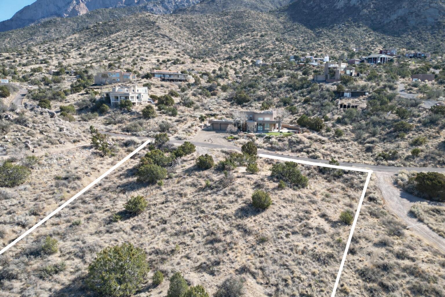 28 Tierra Monte Drive NE, Albuquerque, NM 87122