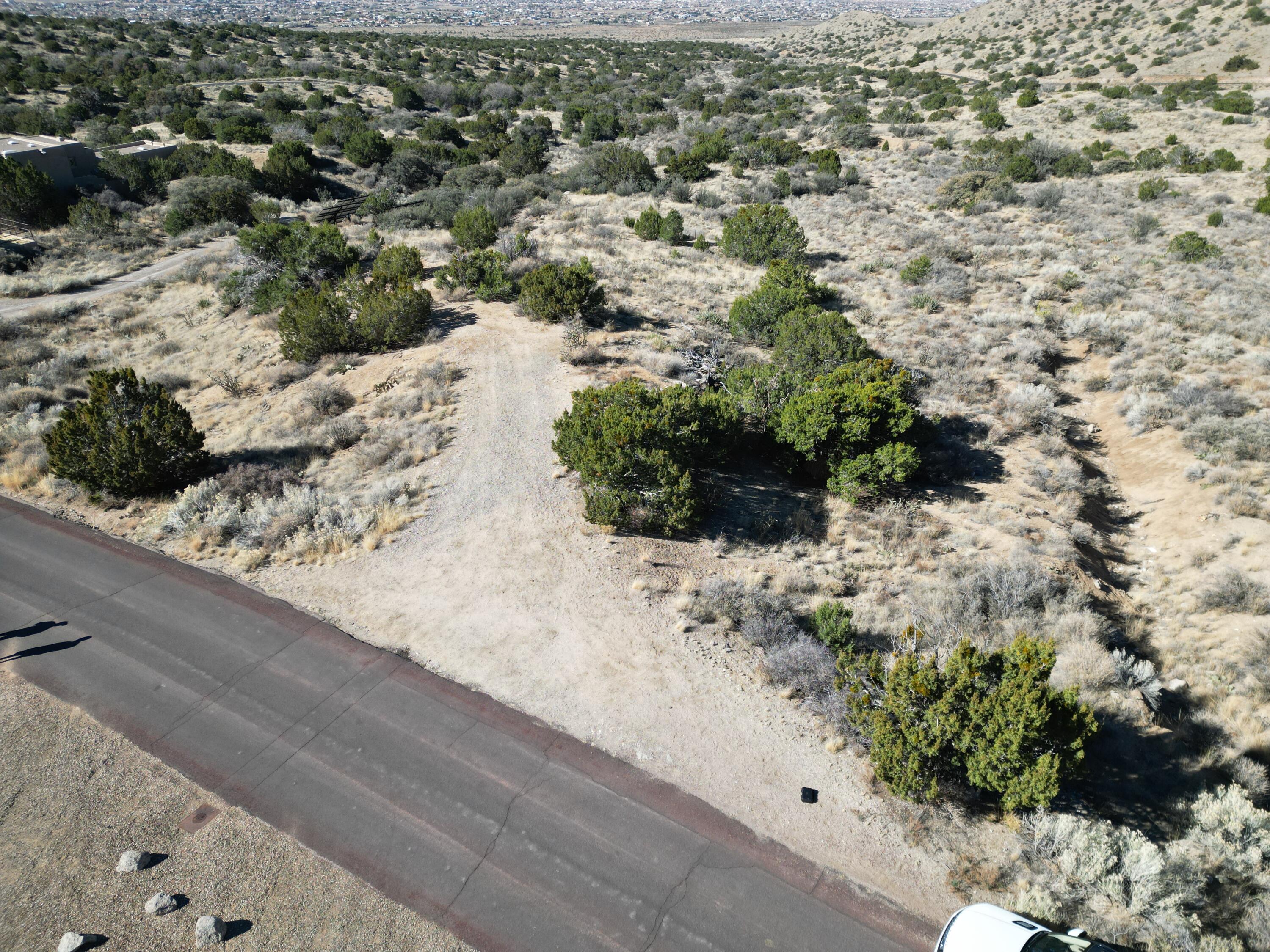 Photo 10 — 28 Tierra Monte Drive NE