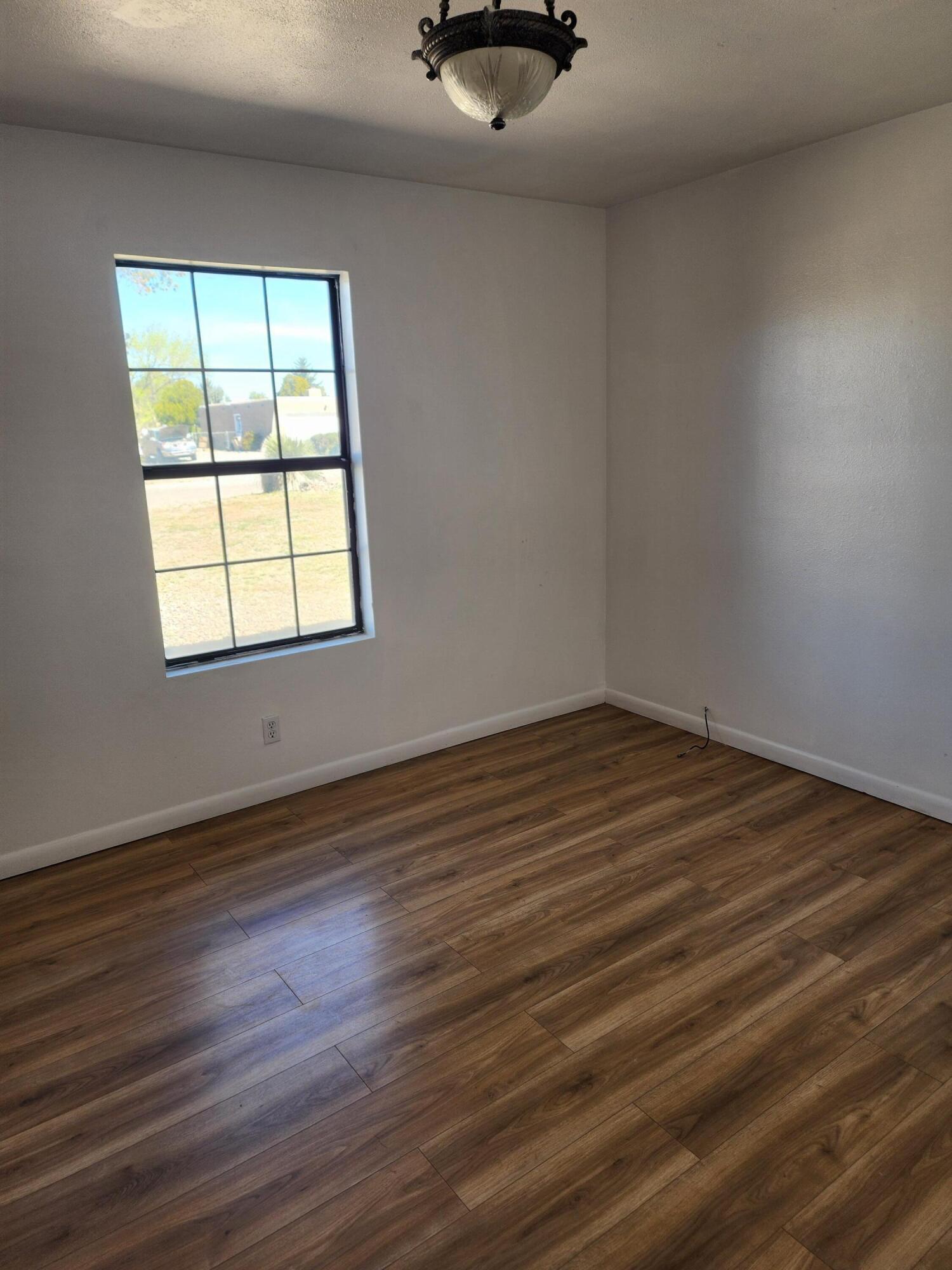 Photo 10 — 405 N Godfrey Avenue