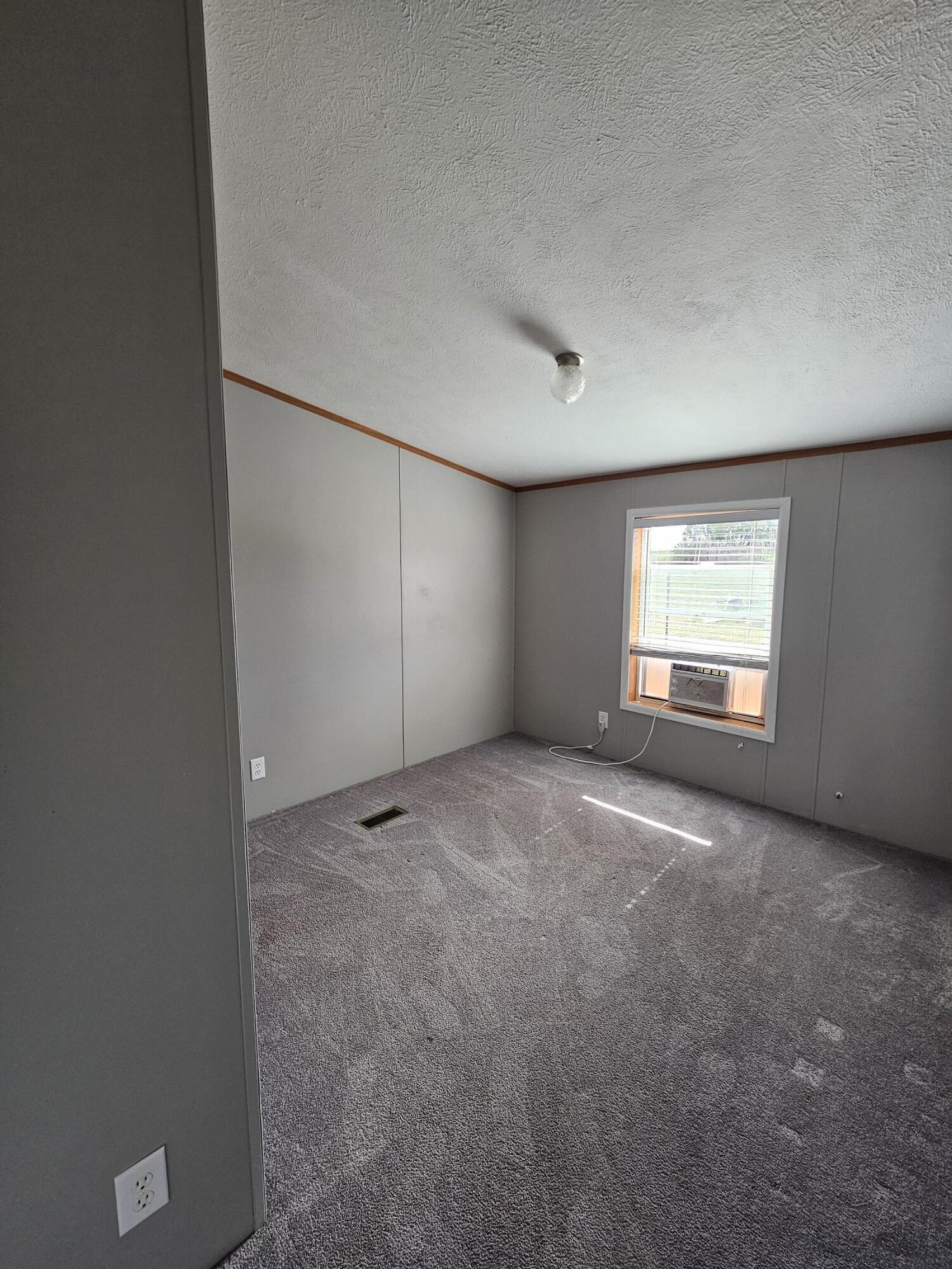 Photo 19 — 606 Lions Lane