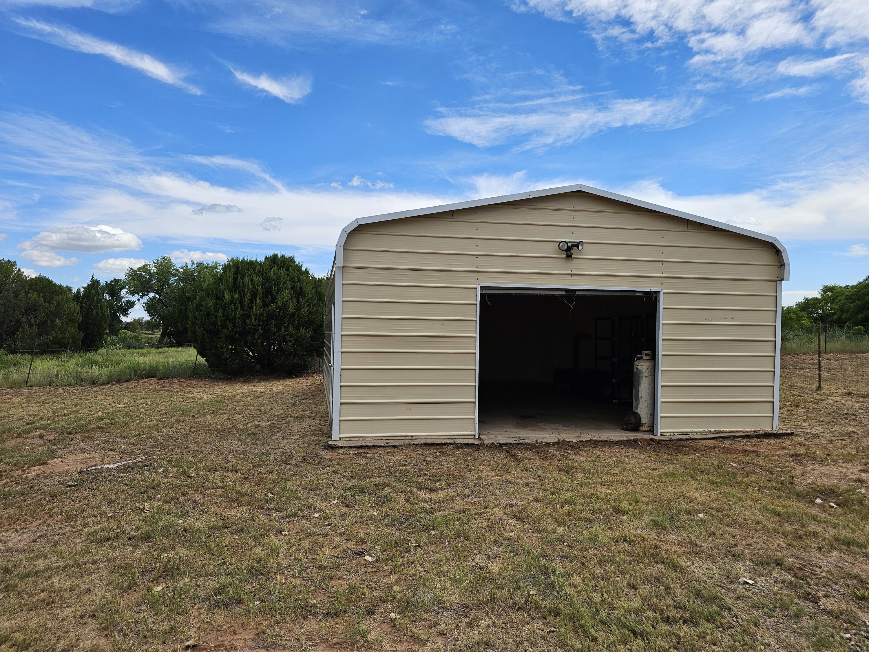 Photo 13 — 606 Lions Lane