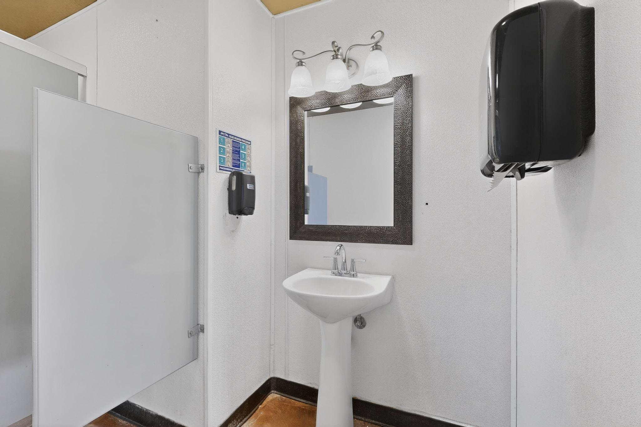 Photo 20 — 5801 Central Avenue NE