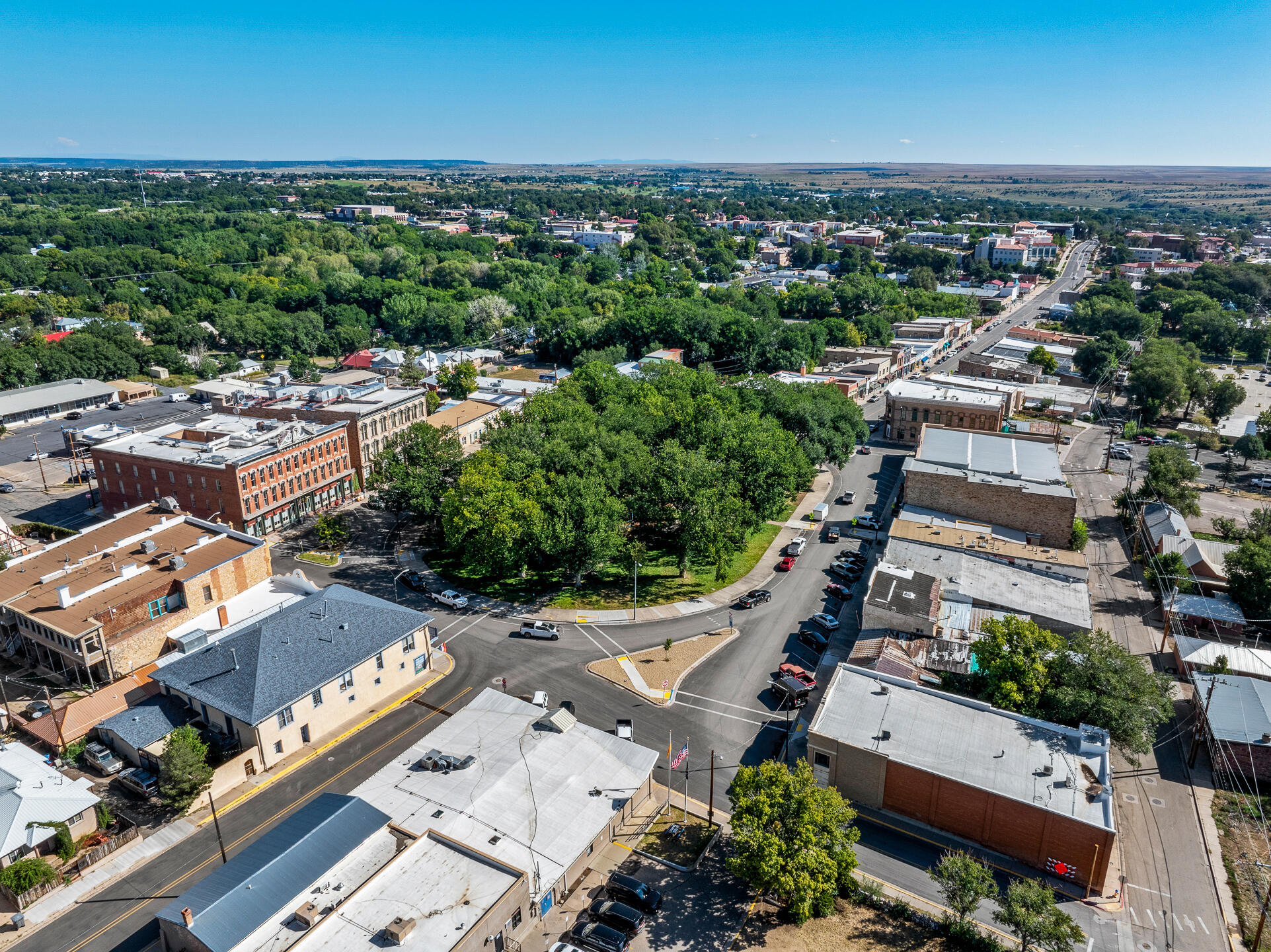 Photo 4 — 1801 Plaza Street