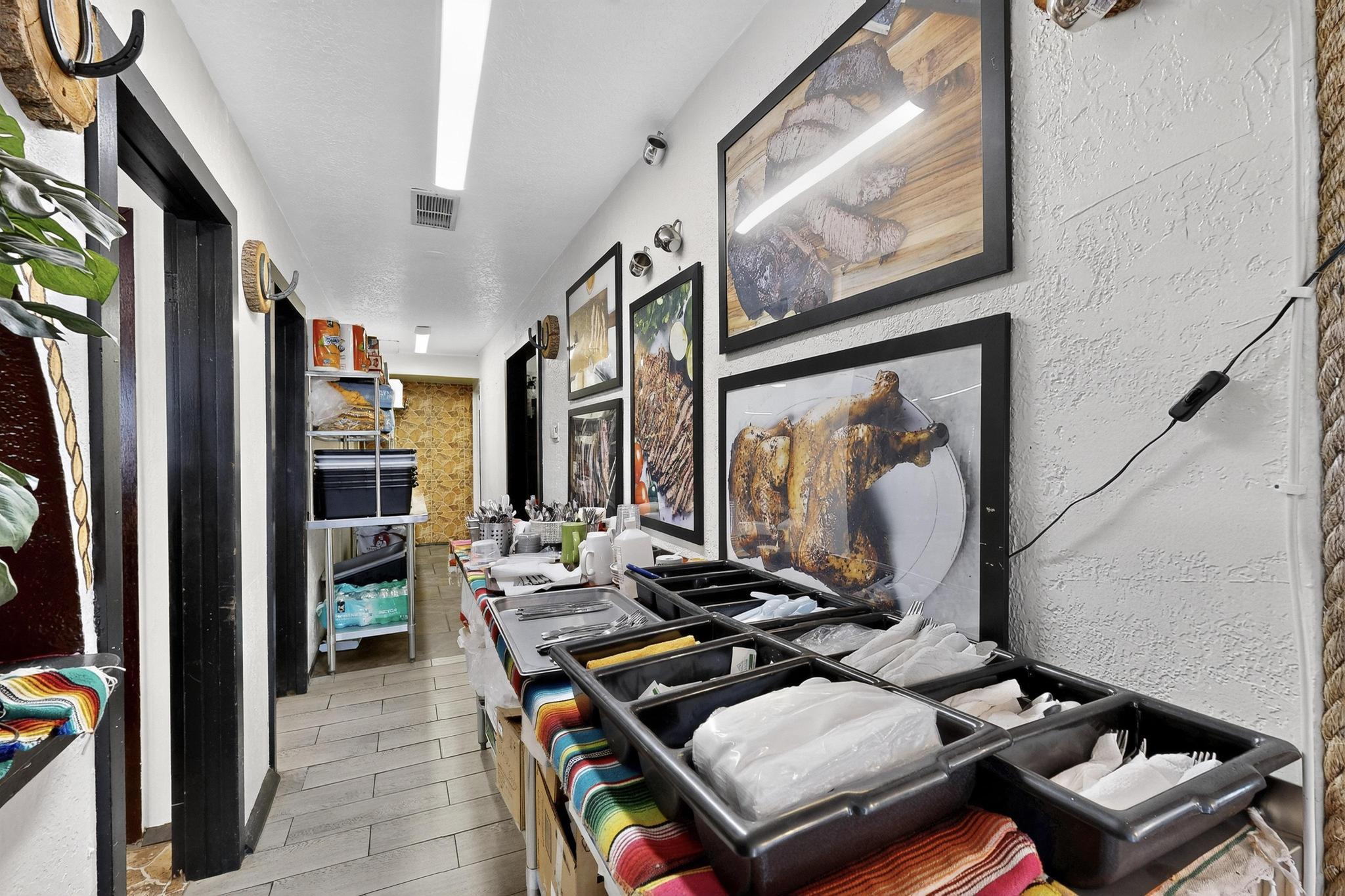 Photo 20 — 424 Isleta Boulevard SW