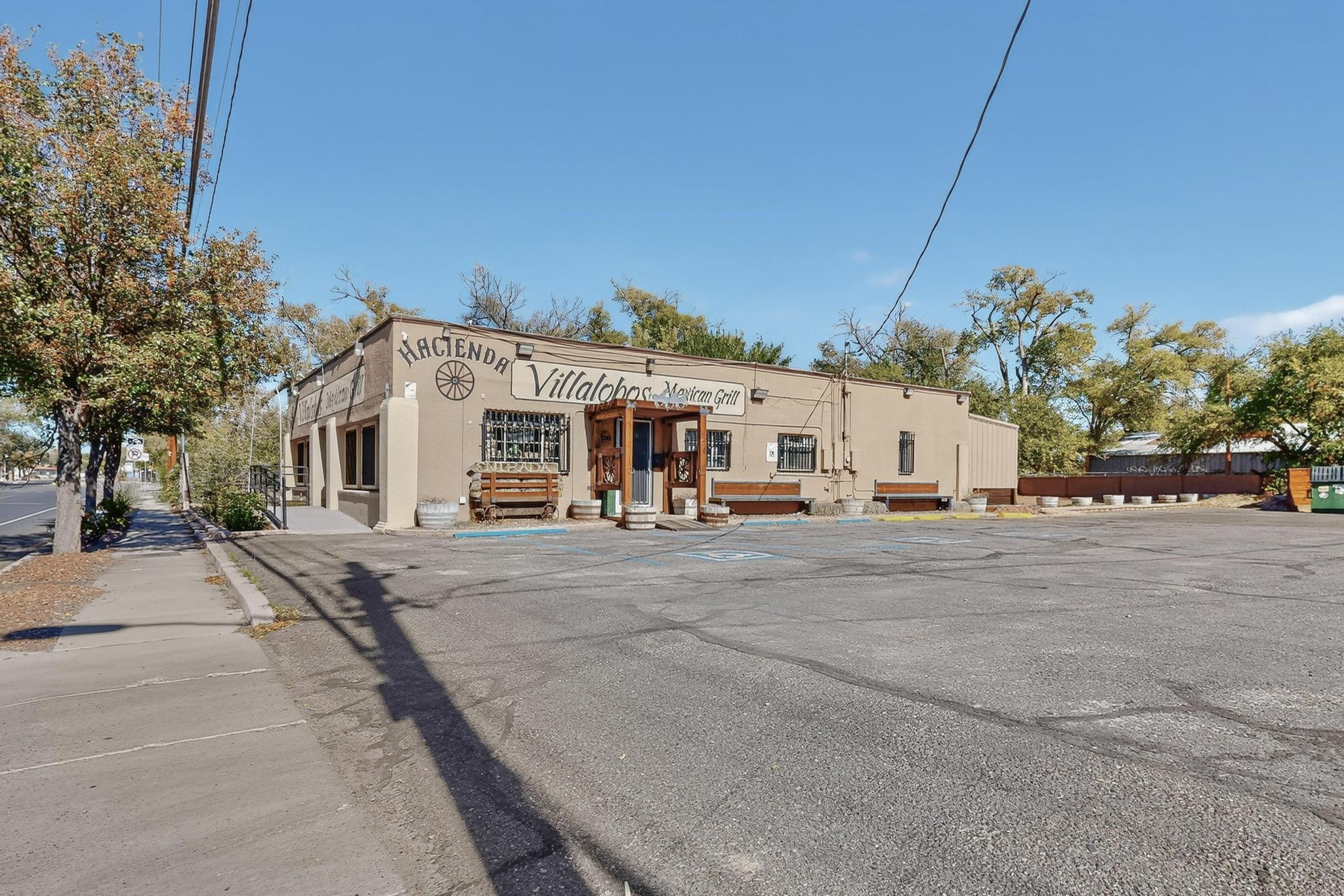 Photo 6 — 424 Isleta Boulevard SW