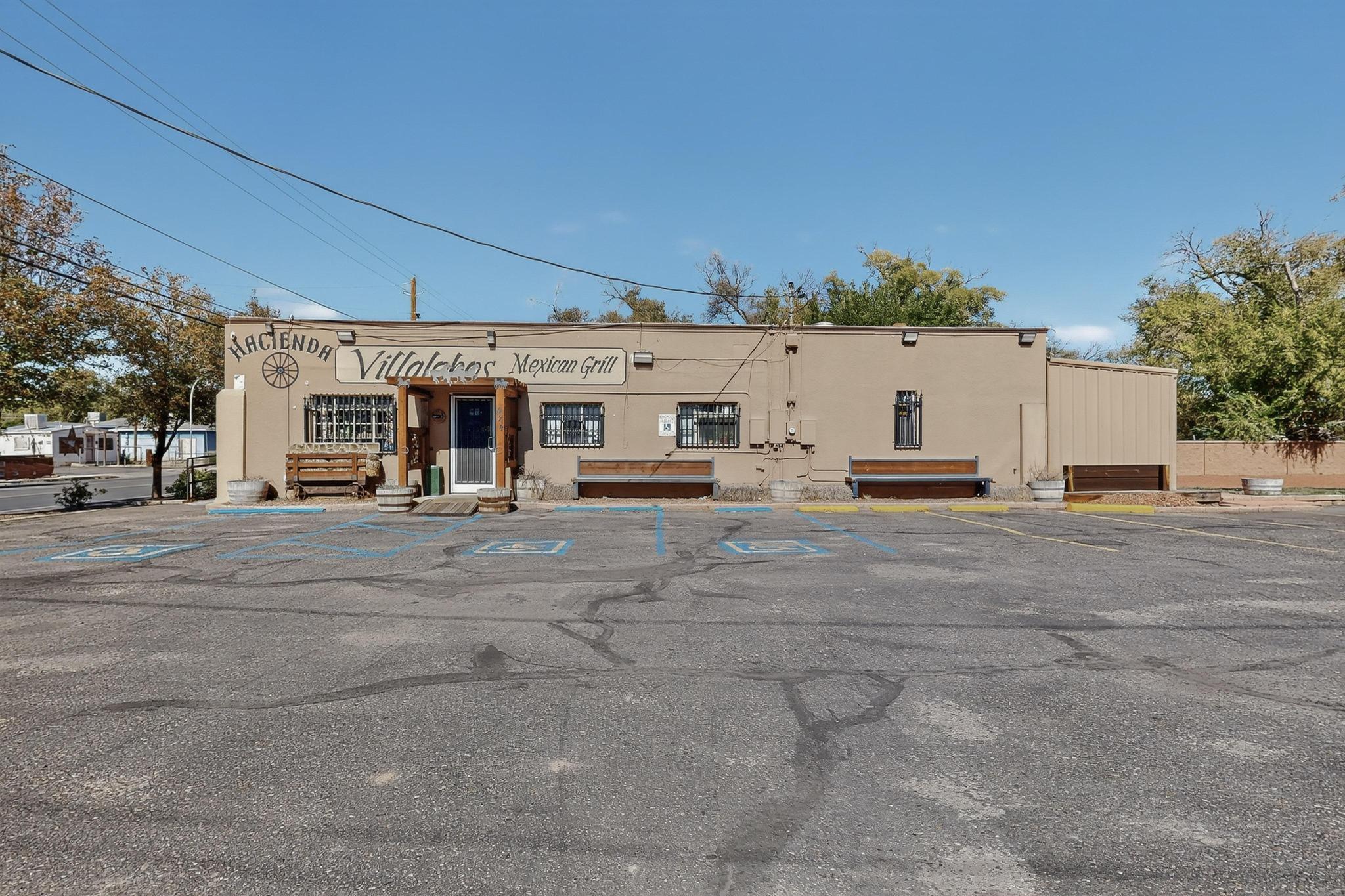 Photo 5 — 424 Isleta Boulevard SW
