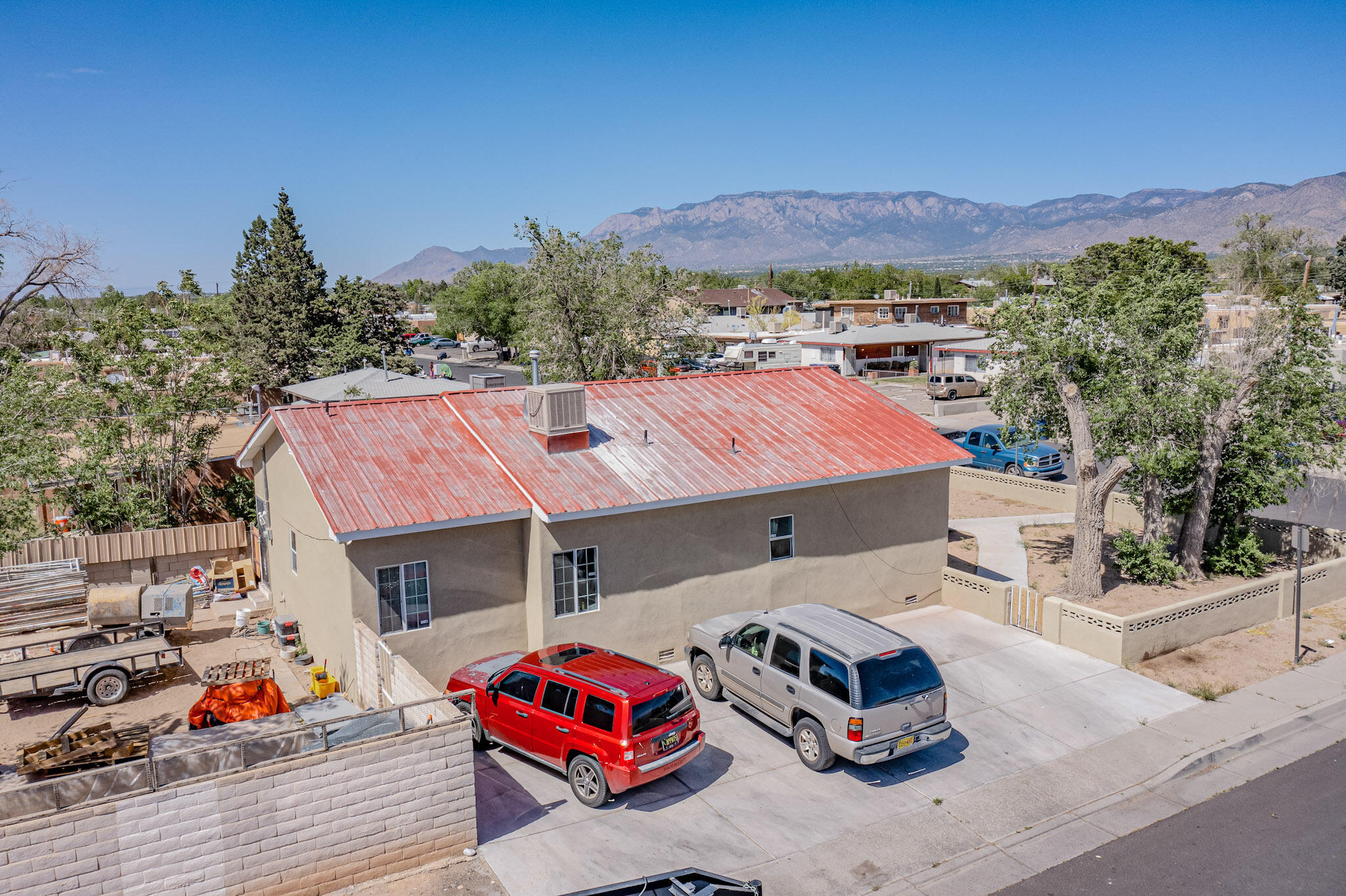 Photo 4 — 201 San Pablo Street NE
