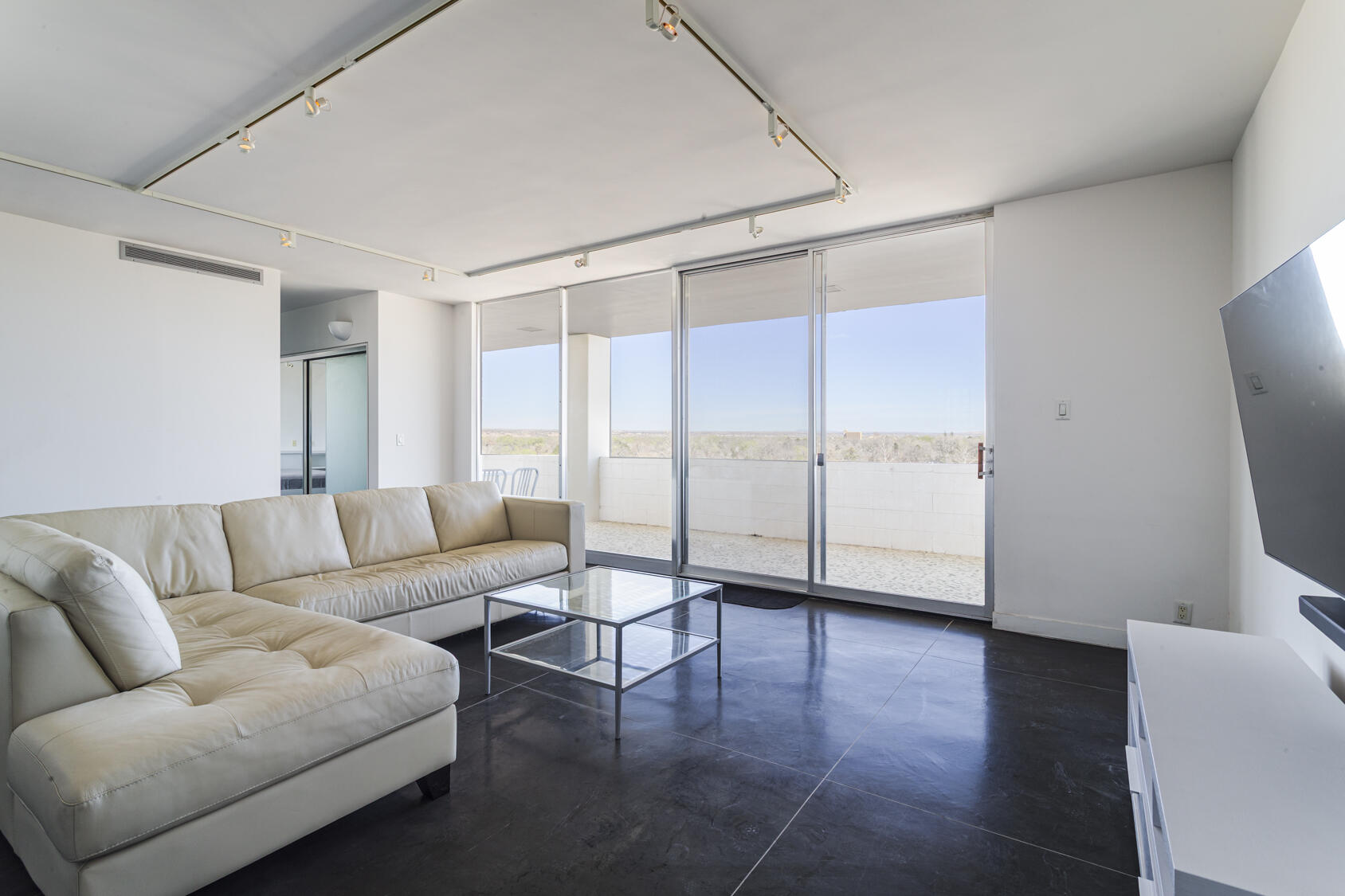 Photo 17 — 600 Alcalde Place SW 7B